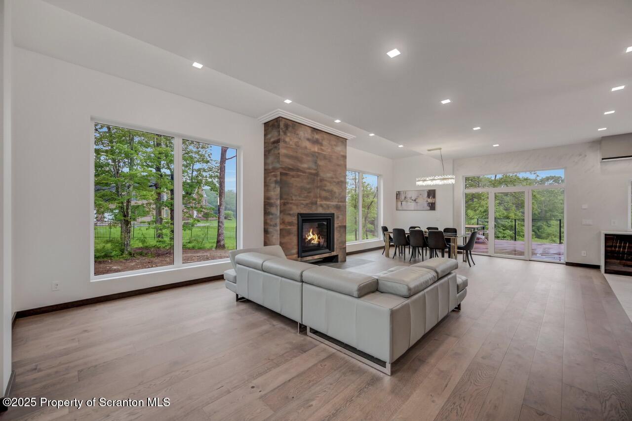 Bear Creek, Pennsylvania, 18602, United States, 4 Bedrooms Bedrooms, ,3 BathroomsBathrooms,Residential,For Sale,2002172