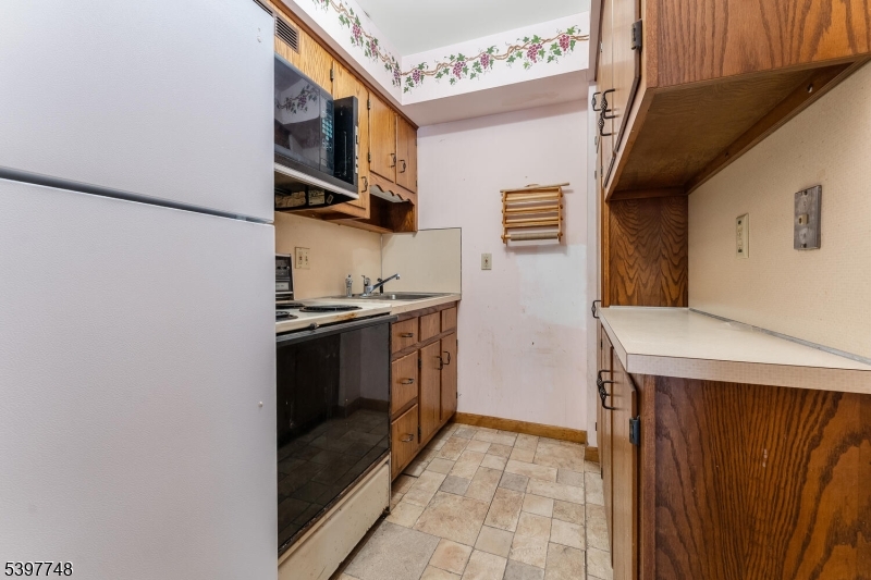 Rockaway Twp., New Jersey, 07866, United States, 4 Bedrooms Bedrooms, ,4 BathroomsBathrooms,Residential,For Sale,1994674