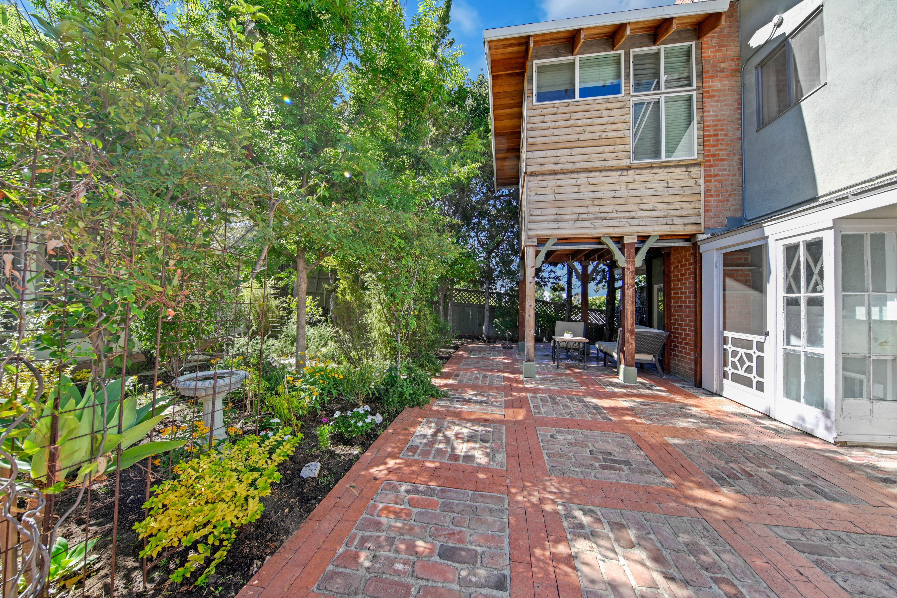  4947 Serrania Avenue - 物件實景