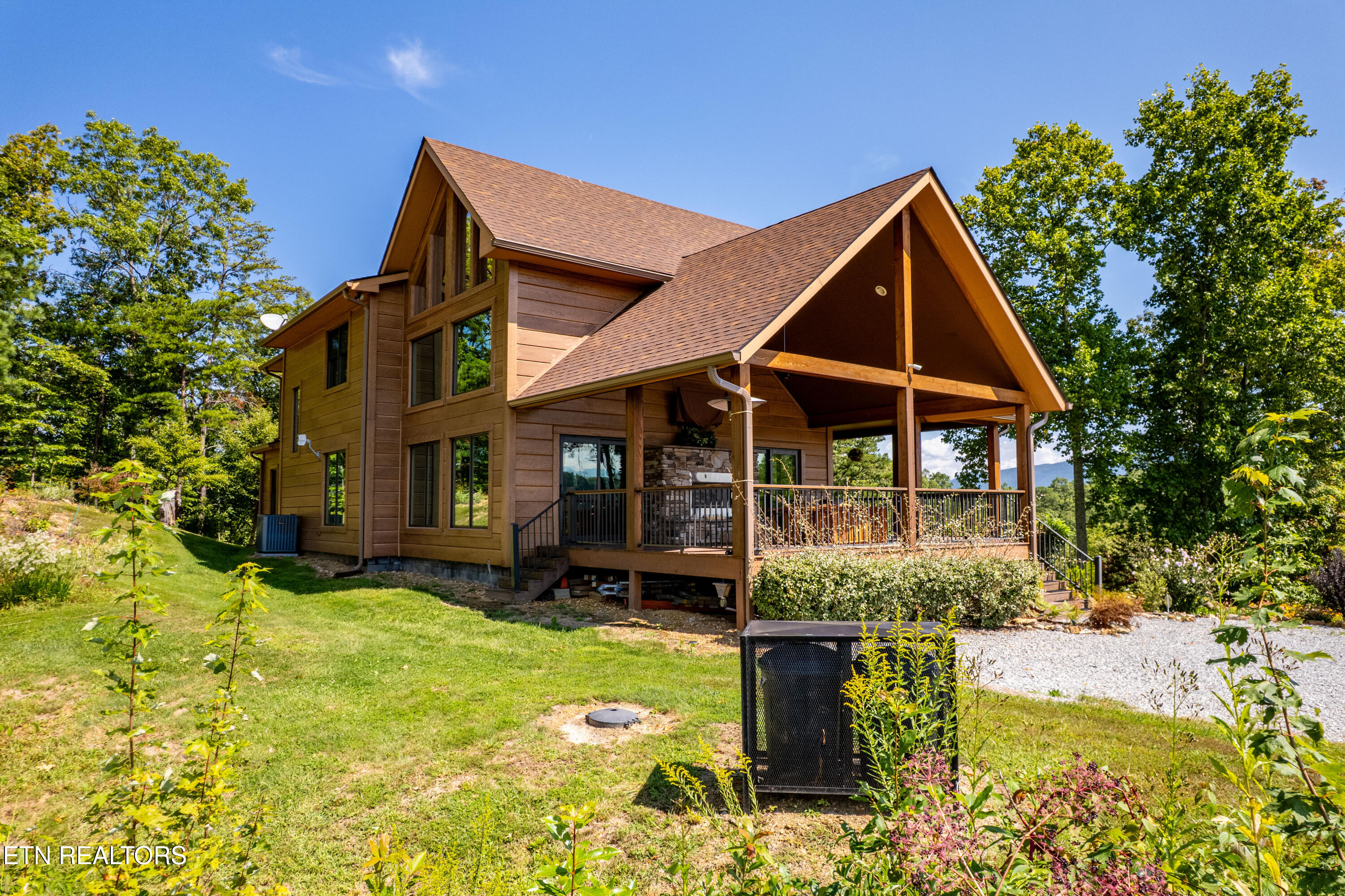 Sevierville, Tennessee, 37862, United States, 3 Bedrooms Bedrooms, ,3 BathroomsBathrooms,Residential,For Sale,1979377