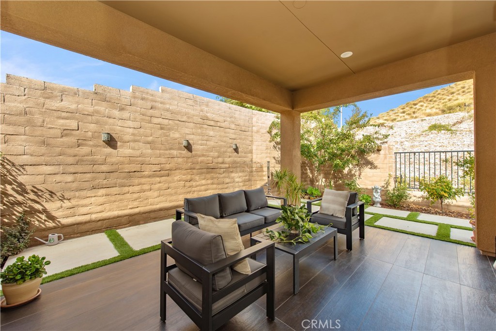 Corona, California, 92883, United States, 2 Bedrooms Bedrooms, ,2 BathroomsBathrooms,Residential,For Sale,1978295