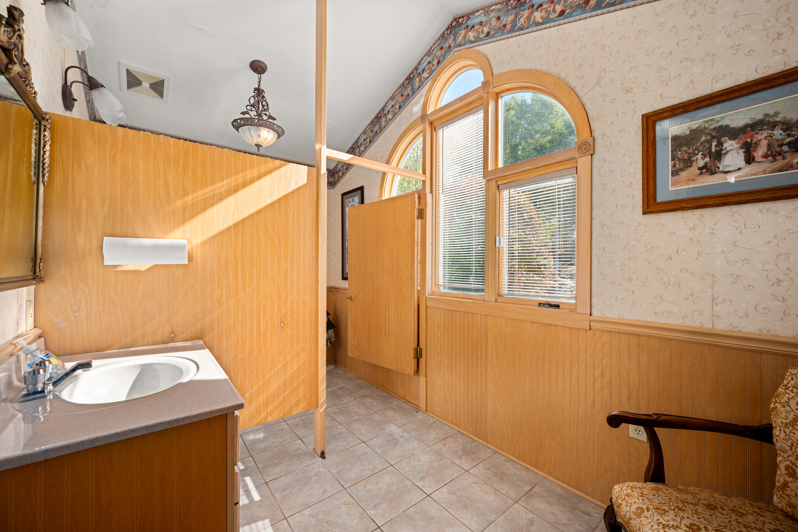 Sycamore, Illinois, 60178, United States, 4 Bedrooms Bedrooms, ,5 BathroomsBathrooms,Residential,For Sale,2001773