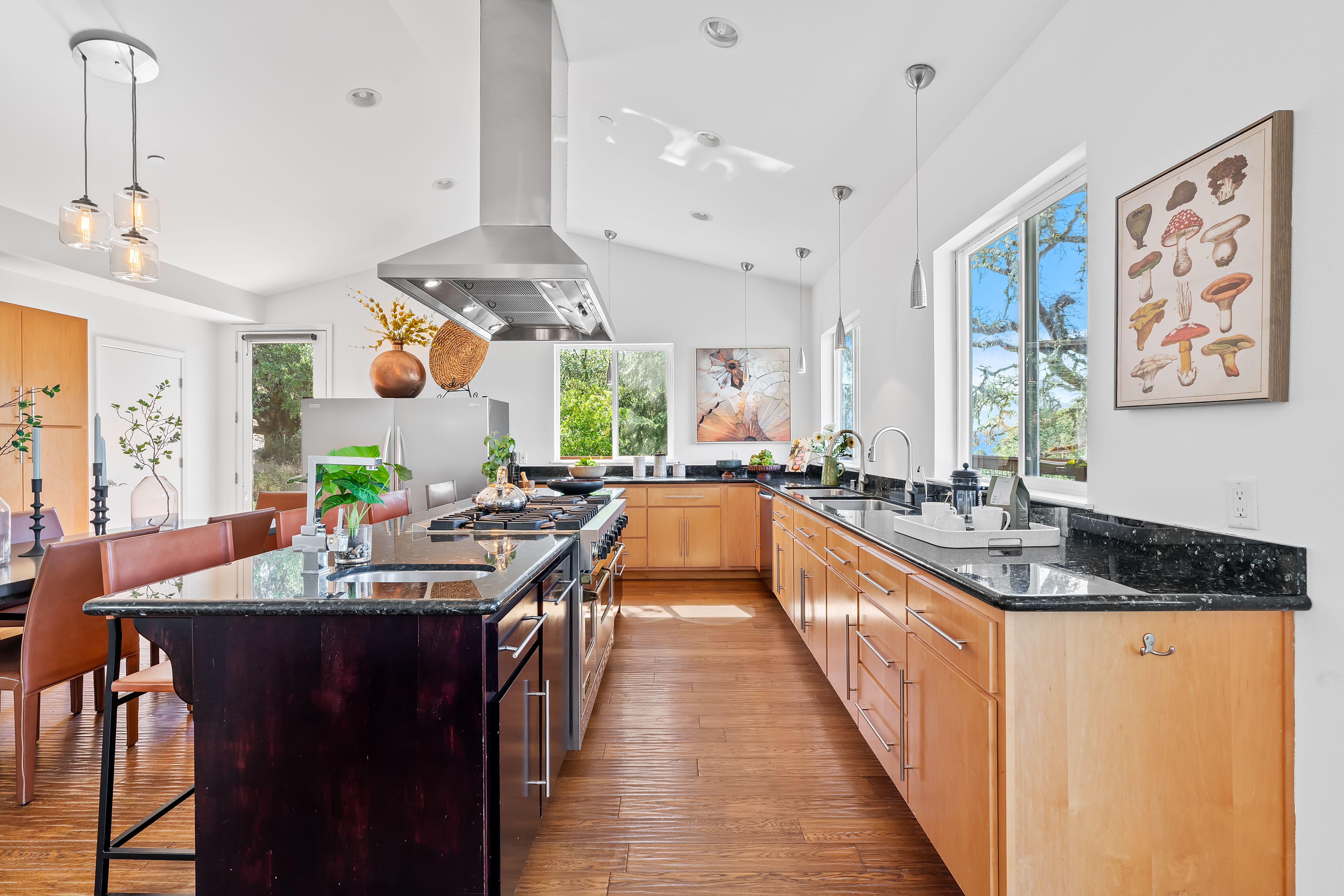  Exceptional Estate Perched On Over 11± Private Acres - 物件實景