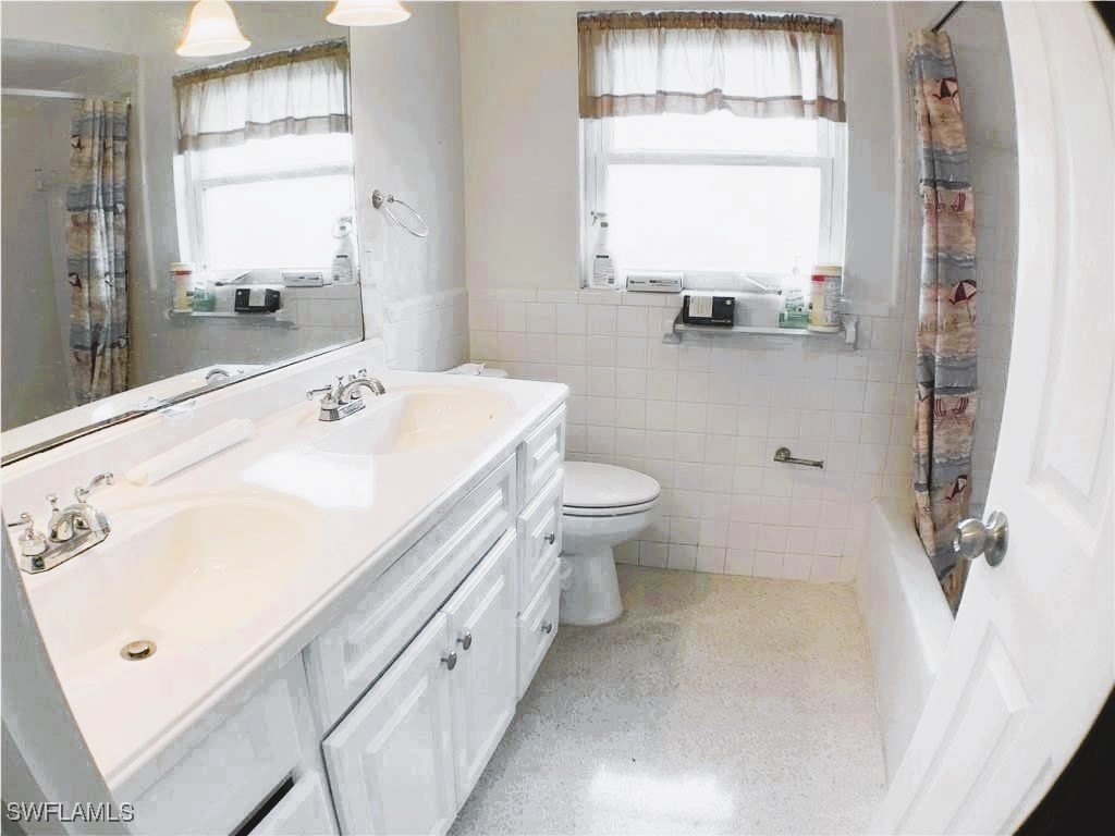 Fort Myers Beach, Florida, 33931, United States, 2 Bedrooms Bedrooms, ,3 BathroomsBathrooms,Residential,For Sale,1976709