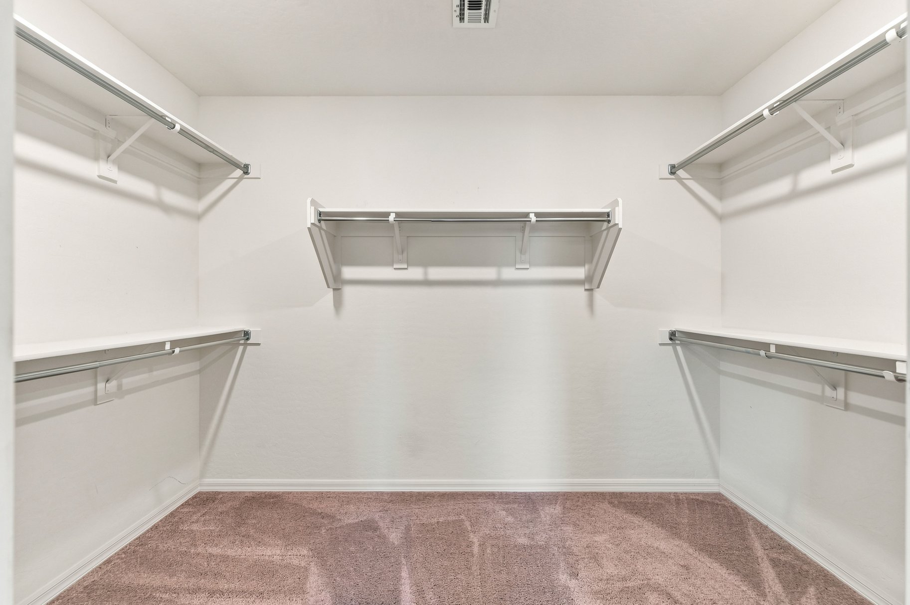  Move-In Ready Home with Great Investment Potential - 物件實景