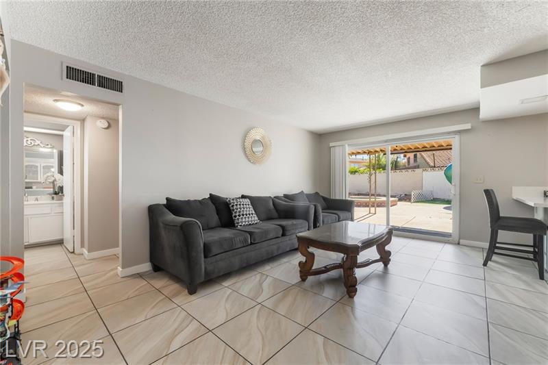 Henderson, Nevada, 89014, United States, 4 Bedrooms Bedrooms, ,2 BathroomsBathrooms,Residential,For Sale,1977160