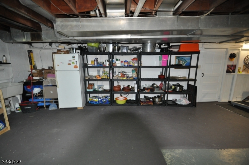 Burlington, Springfield Township`, New Jersey, 07081, United States, 4 Bedrooms Bedrooms, ,3 BathroomsBathrooms,Residential,For Sale,1979460