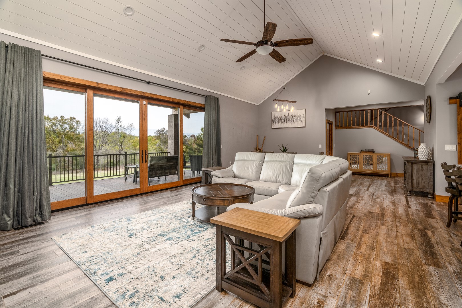 Carbondale, Illinois, 62902, United States, 3 Bedrooms Bedrooms, ,8 BathroomsBathrooms,Residential,For Sale,1986074