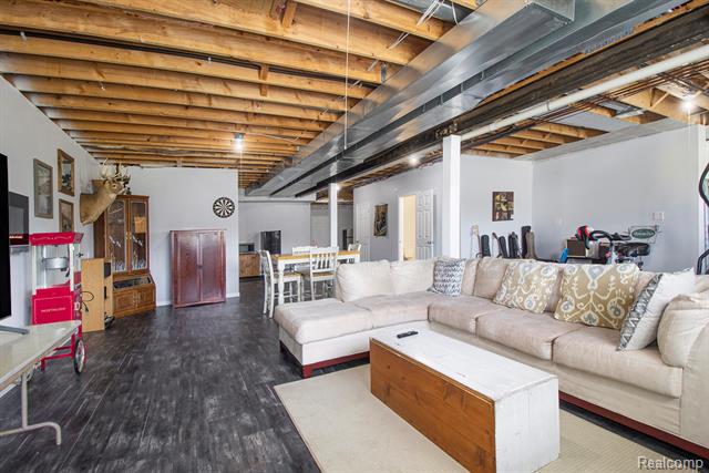 Oceola Twp, Michigan, 48843, United States, 3 Bedrooms Bedrooms, ,4 BathroomsBathrooms,Residential,For Sale,1980235