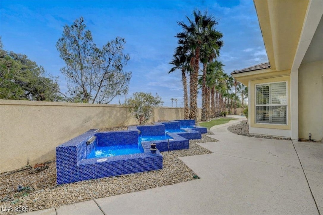 Las Vegas, Nevada, 89117, United States, 4 Bedrooms Bedrooms, ,5 BathroomsBathrooms,Residential,For Sale,2005418