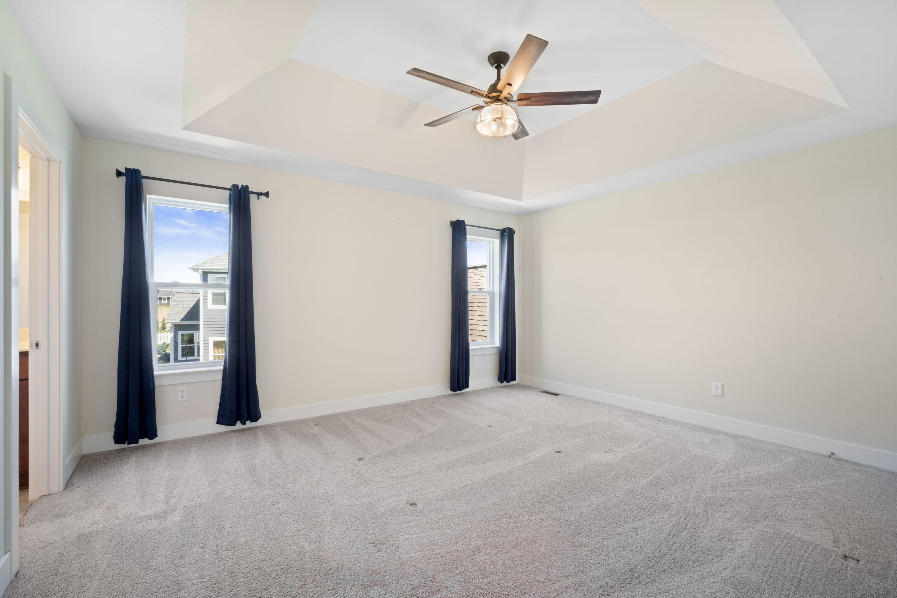 Grafton, Wisconsin, 53024, United States, 4 Bedrooms Bedrooms, ,4 BathroomsBathrooms,Residential,For Sale,1989269