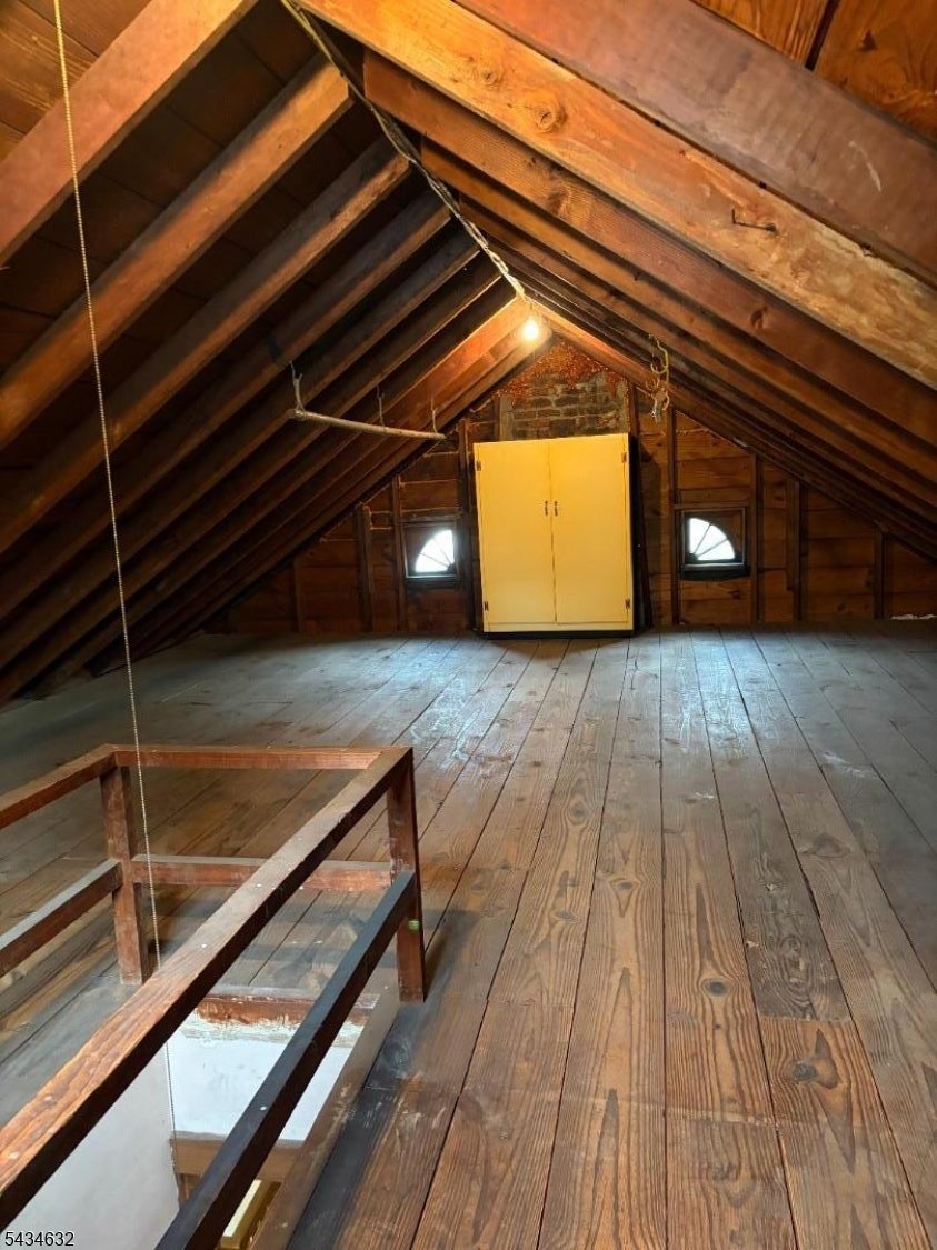 Bloomfield Twp., New Jersey, 07003, United States, 3 Bedrooms Bedrooms, ,1 BathroomBathrooms,Residential,For Sale,2048064
