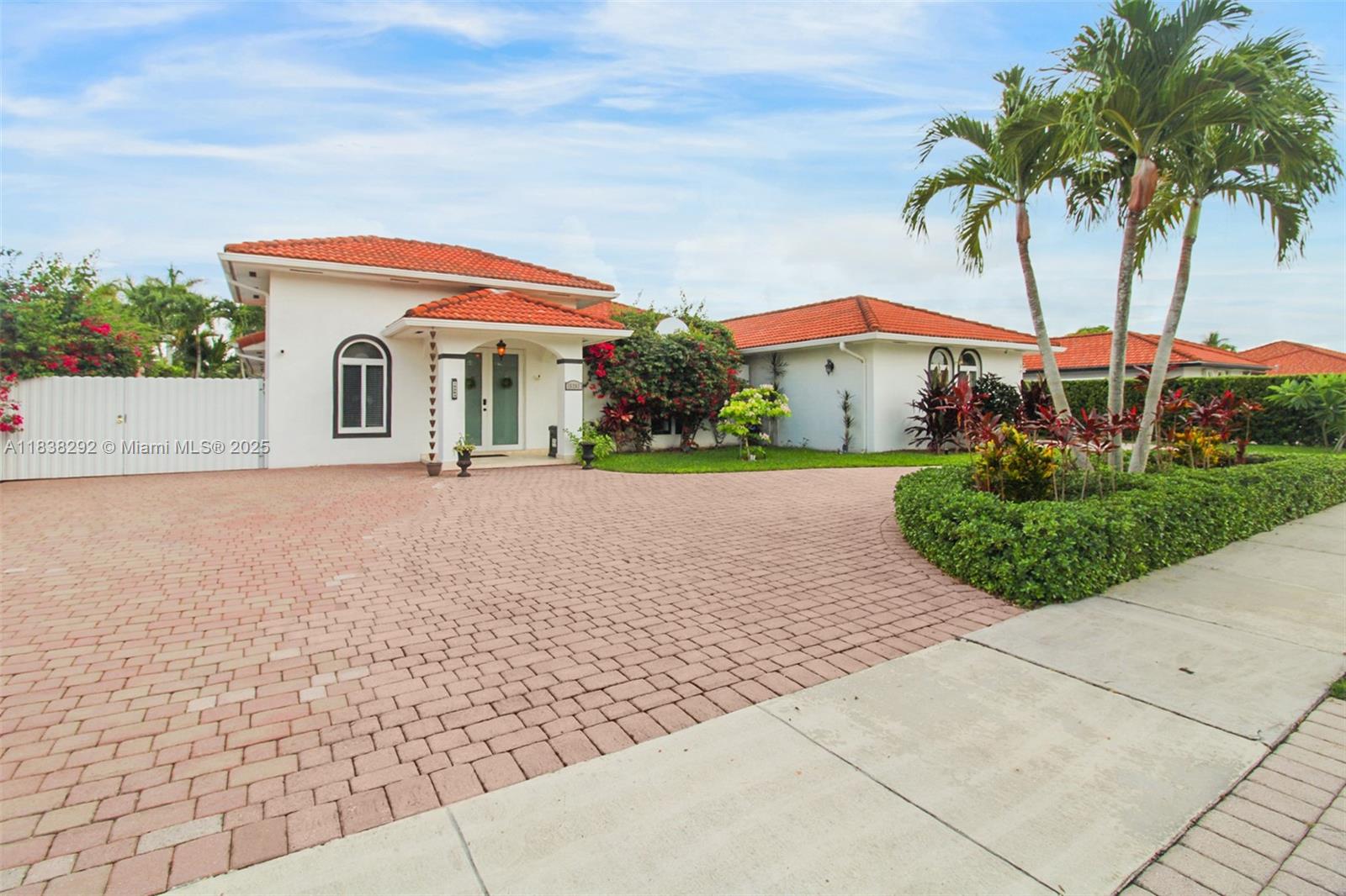 Miami, Florida, 33187, United States, 4 Bedrooms Bedrooms, ,3 BathroomsBathrooms,Residential,For Sale,1900896