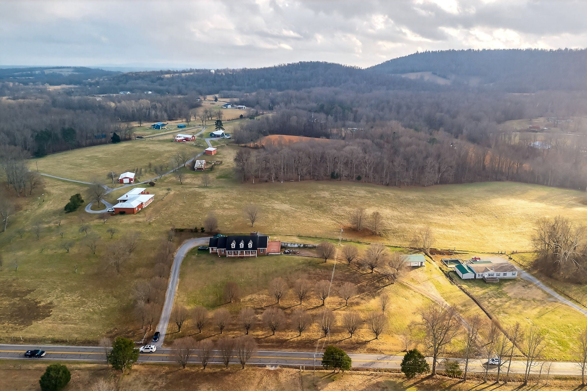 Smithville, Tennessee, 37166, United States, 6 Bedrooms Bedrooms, ,6 BathroomsBathrooms,Residential,For Sale,2008890