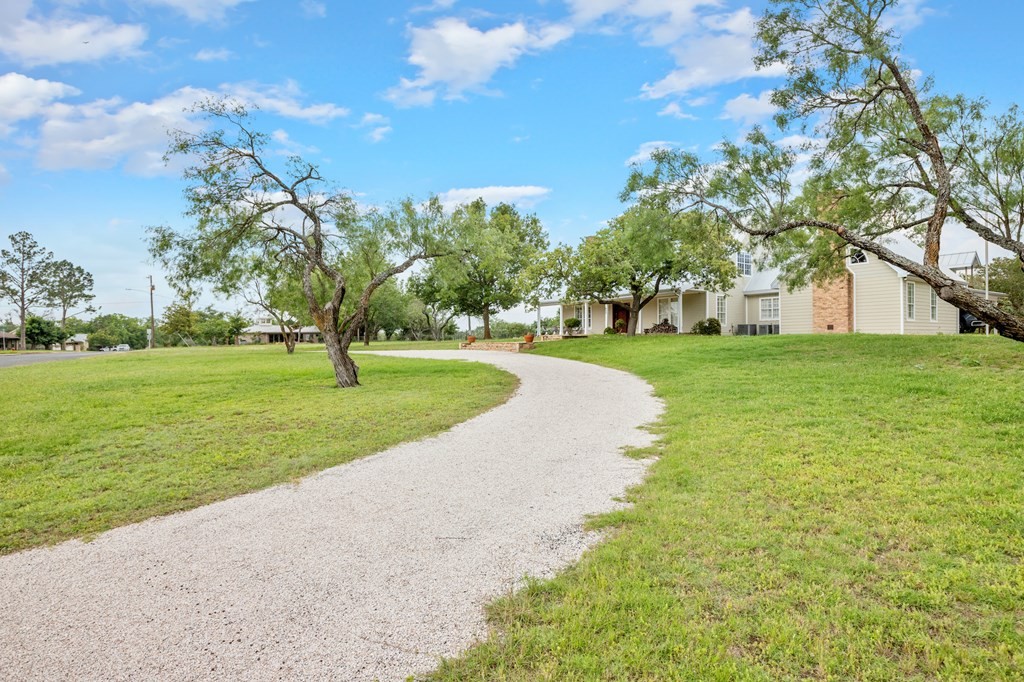 405 405 Frederick Rd, Fredericksburg, Texas, 78624, United States, 5 Bedrooms Bedrooms, ,5 BathroomsBathrooms,Residential,For Sale,405 405 Frederick Rd,1413377