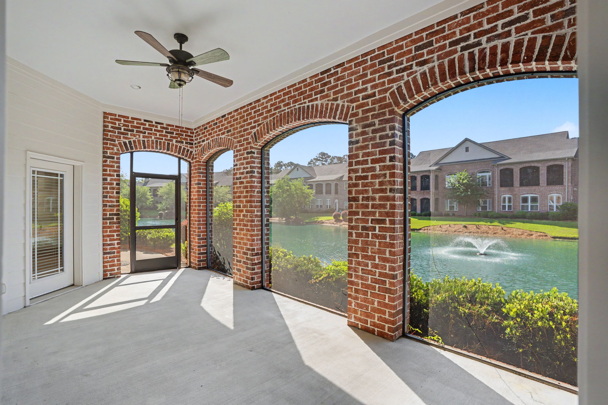  1201 River Oaks Drive, Richmond Hill - 物件實景