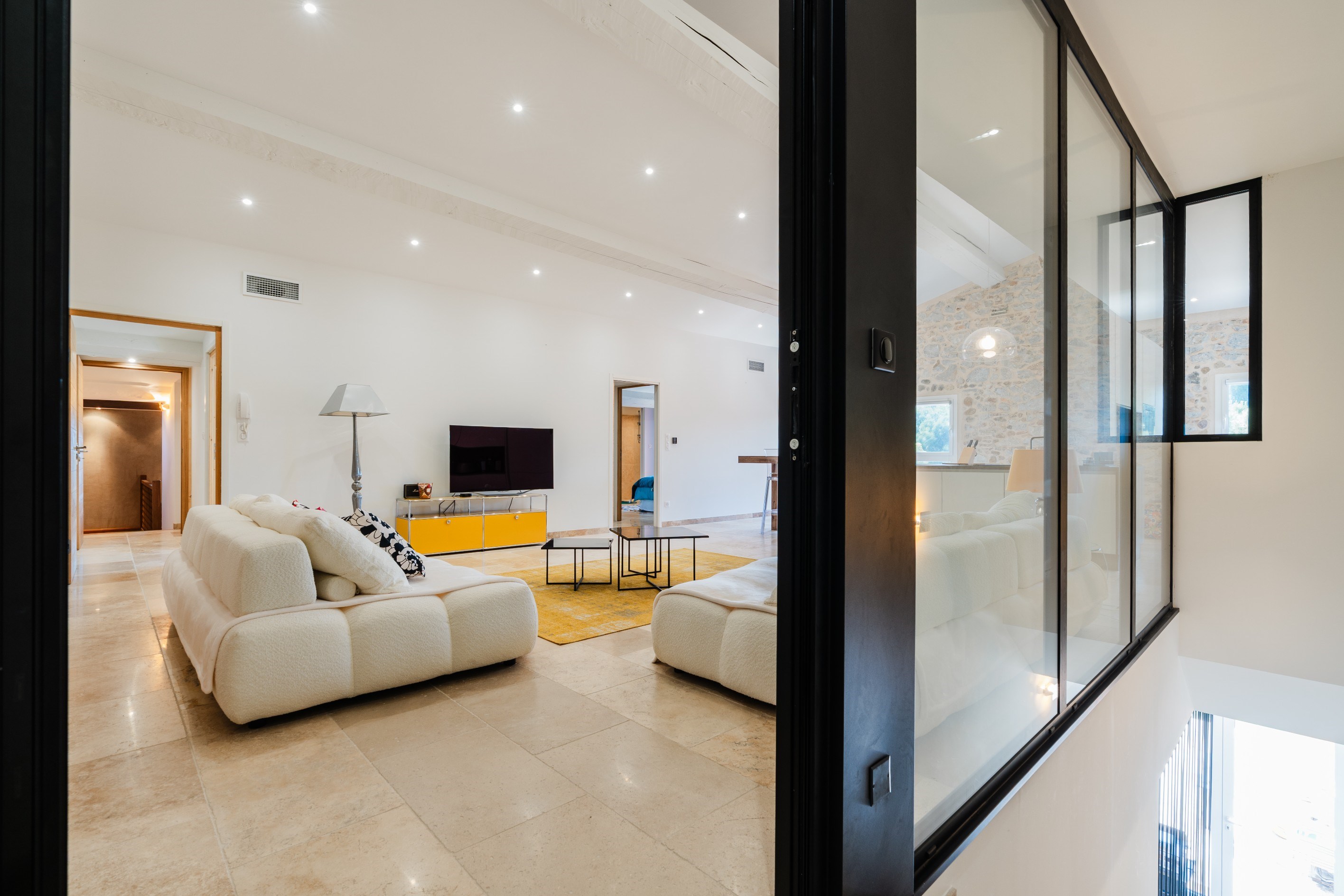  680m² of REFINEMENT & EXCEPTIONAL VOLUMES, just 6 minutes from the beach - 物件實景