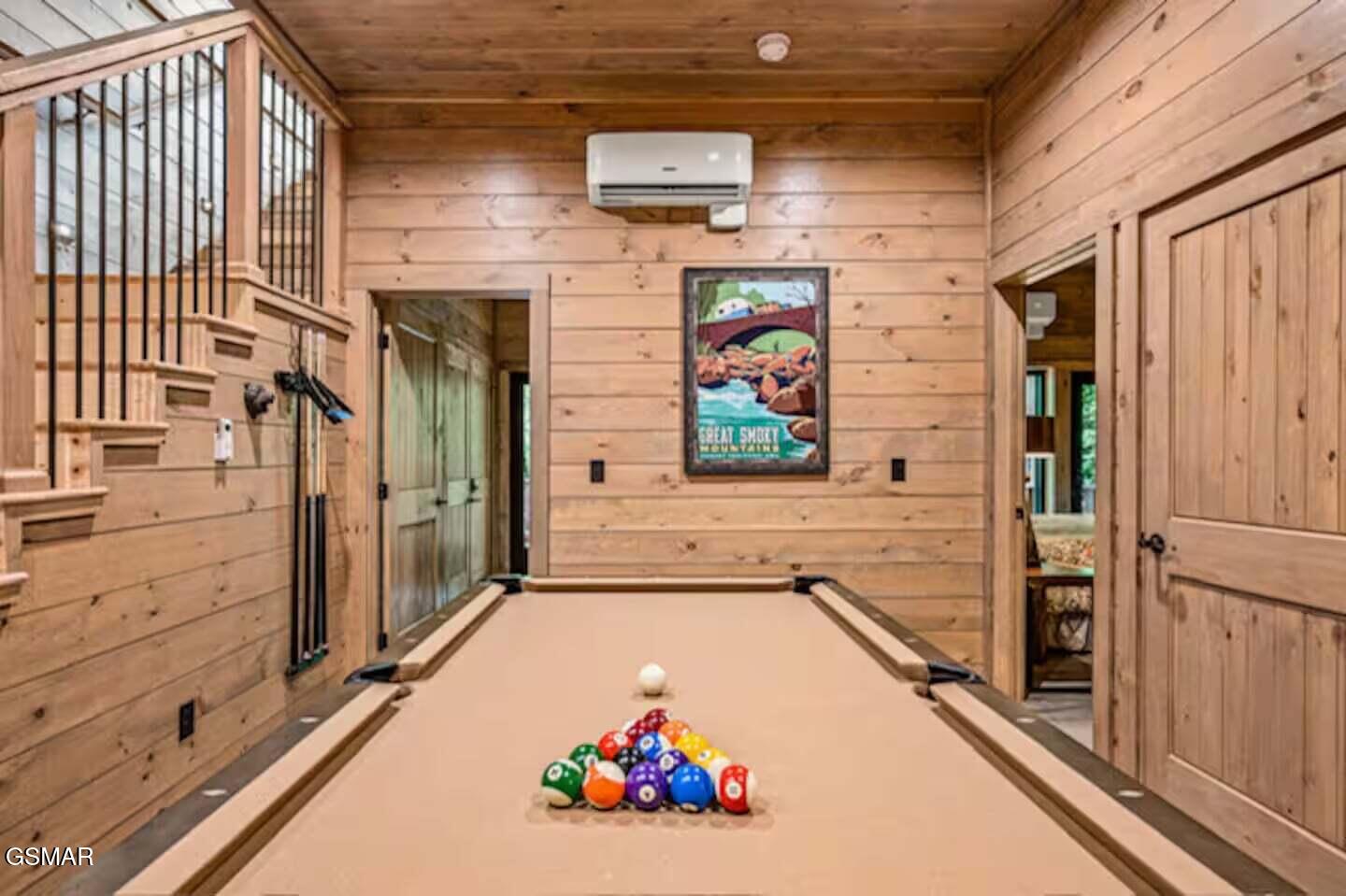 Sevierville, Tennessee, 37862, United States, 2 Bedrooms Bedrooms, ,3 BathroomsBathrooms,Residential,For Sale,1976879