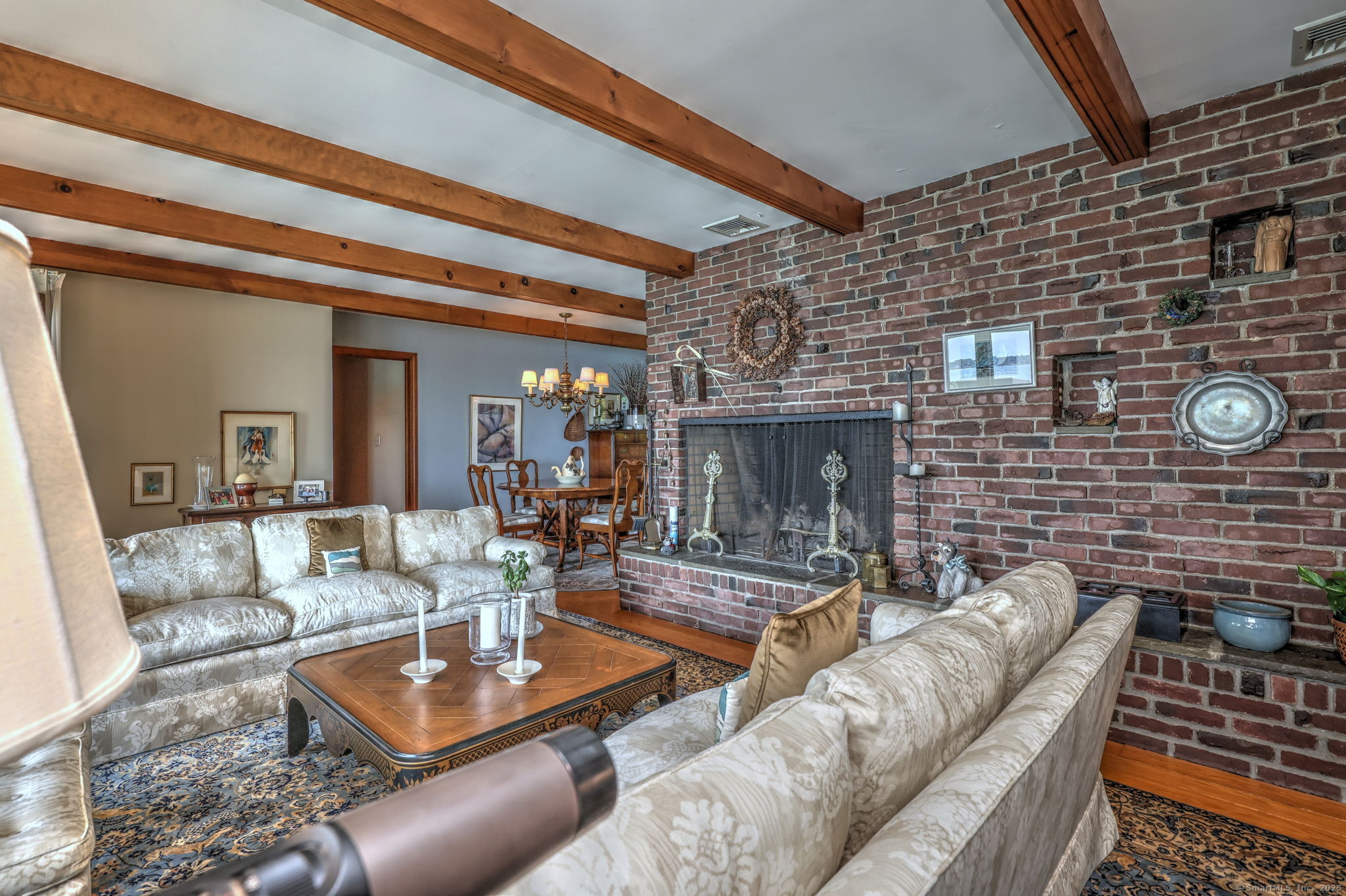 Milford, Connecticut, 06460, United States, 3 Bedrooms Bedrooms, ,2 BathroomsBathrooms,Residential,For Sale,1918107