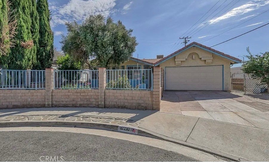 Canyon Country, California, 91351, United States, 4 Bedrooms Bedrooms, ,2 BathroomsBathrooms,Residential,For Sale,1957817