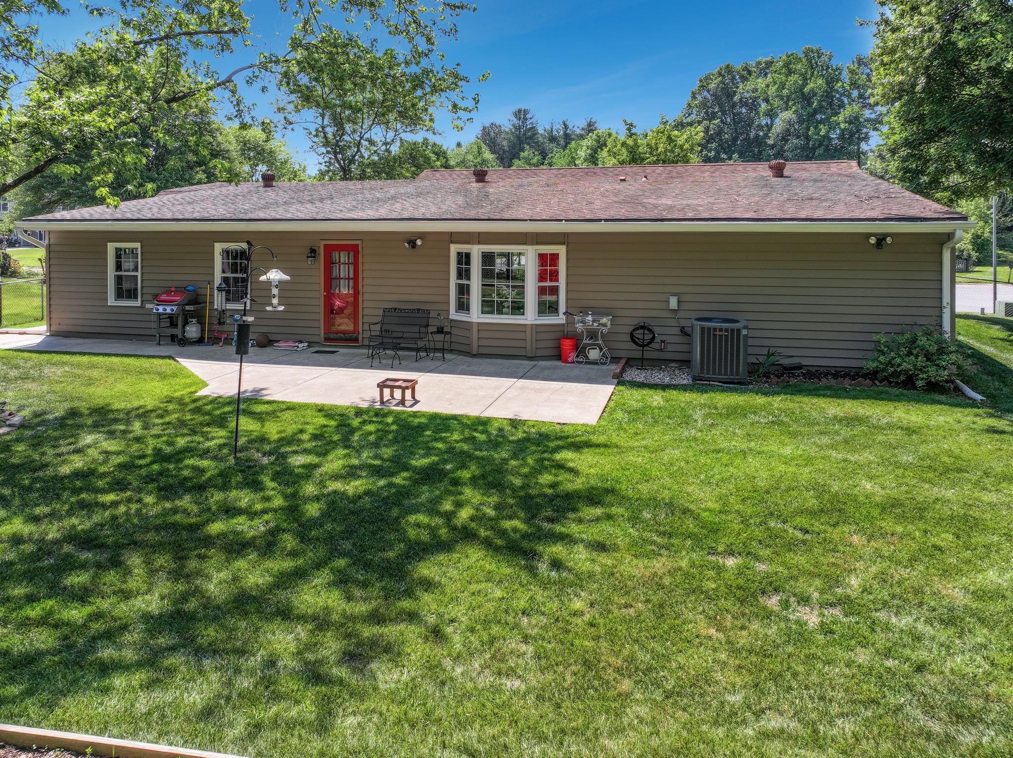 Bowie, Maryland, 20716, United States, 4 Bedrooms Bedrooms, ,2 BathroomsBathrooms,Residential,For Sale,2048193