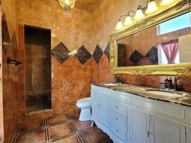 Orange, Texas, 77630, United States, 9 Bedrooms Bedrooms, ,8 BathroomsBathrooms,Residential,For Sale,2002147