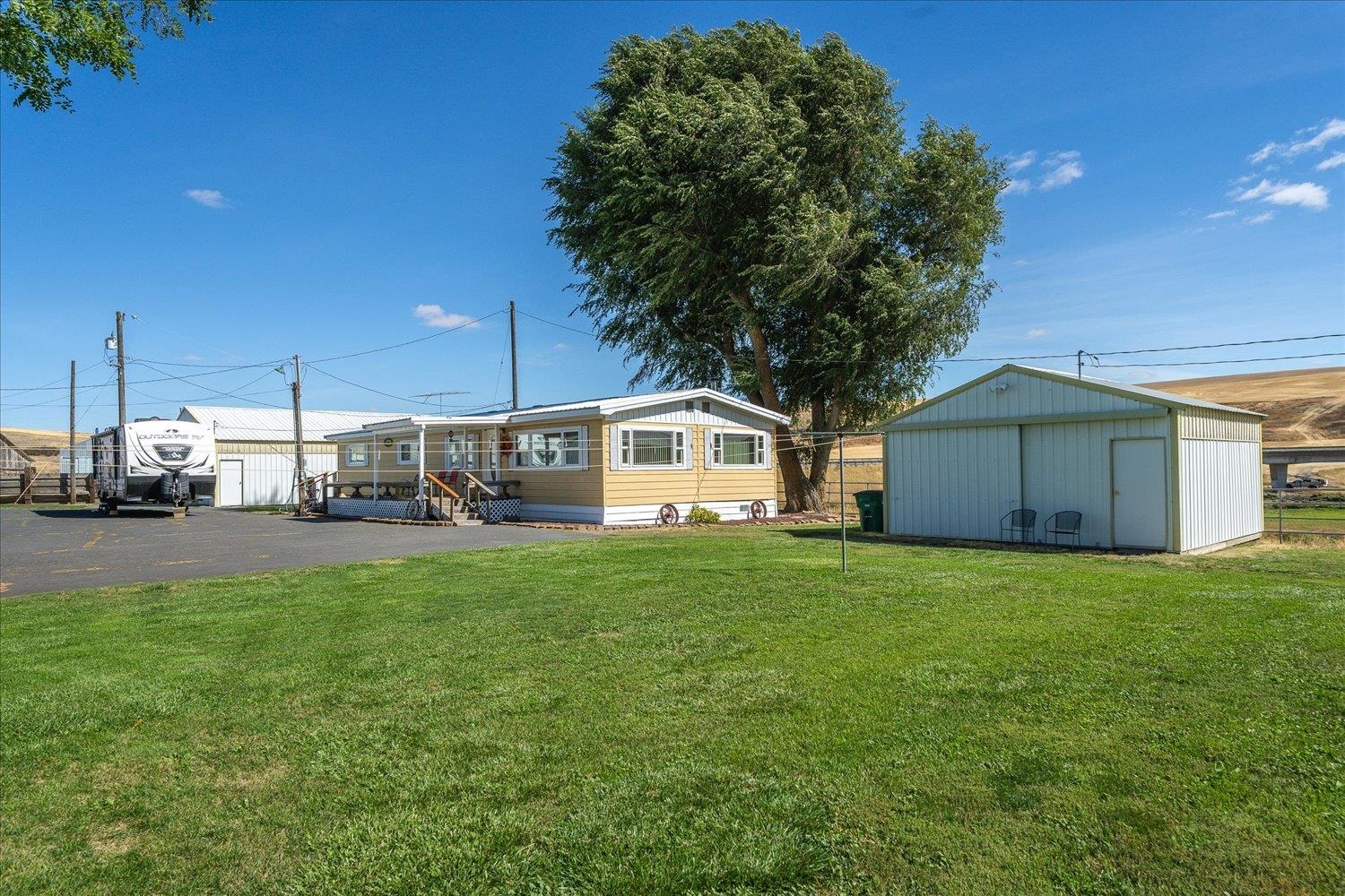 Rosalia, Washington, 99170, United States, 3 Bedrooms Bedrooms, ,2 BathroomsBathrooms,Residential,For Sale,1943009
