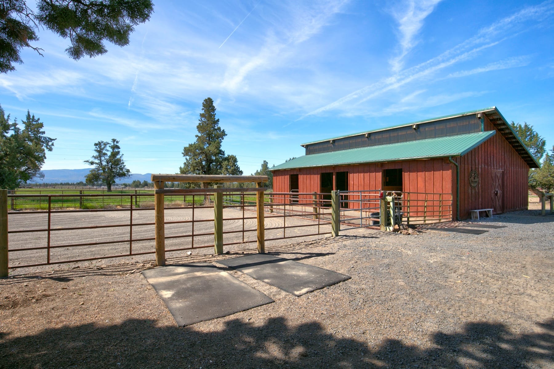  12913 S W Lark Meadow Lane Powell Butte, OR 97753 - 物件實景