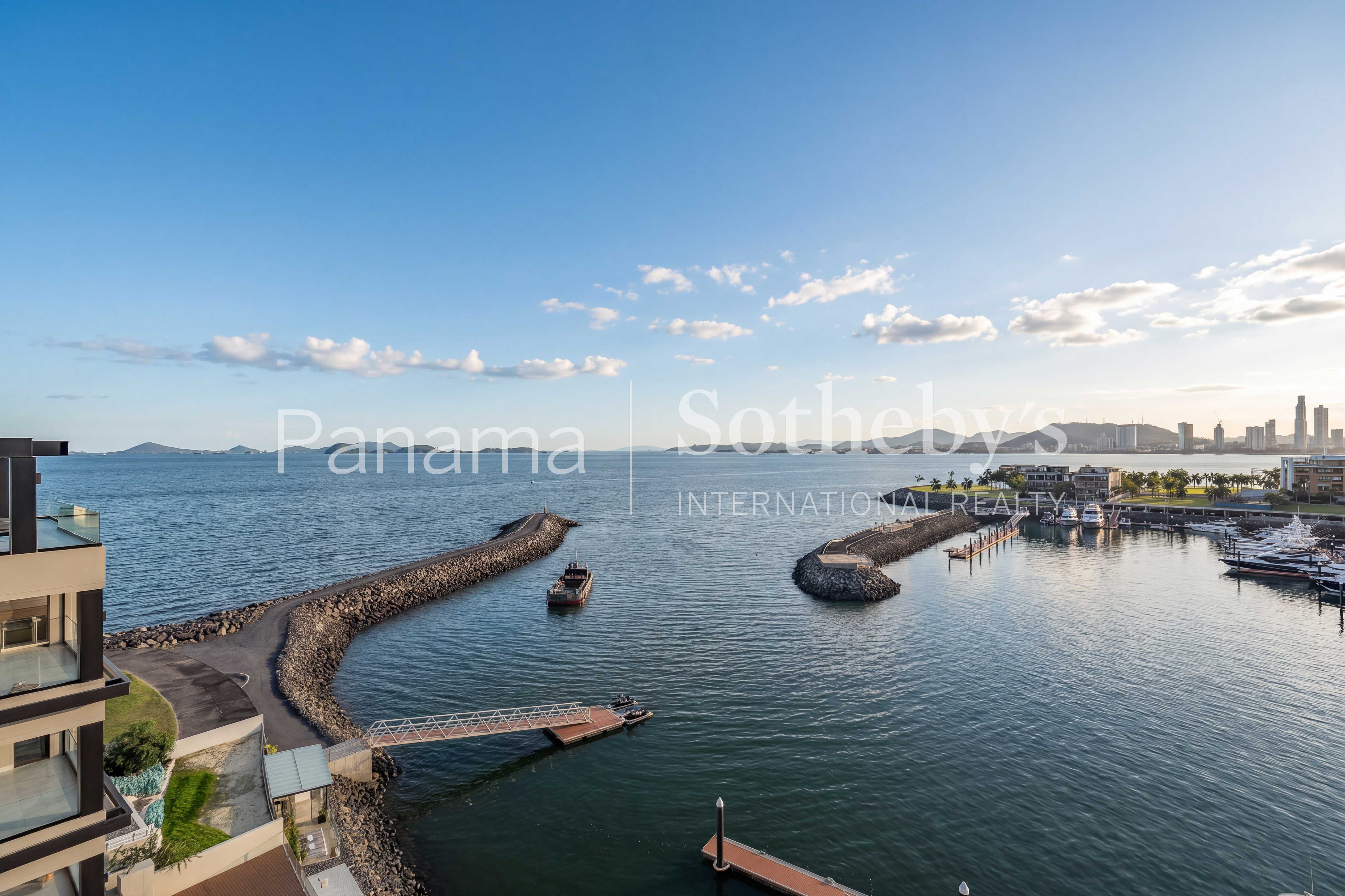  Two-Level Penthouse with Private Lap Pool  Skyhomes, Ocean Reef Islands - 物件實景