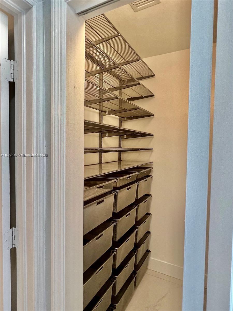 Miami, Florida, 33133, United States, 2 Bedrooms Bedrooms, ,2 BathroomsBathrooms,Residential,For Sale,1939288