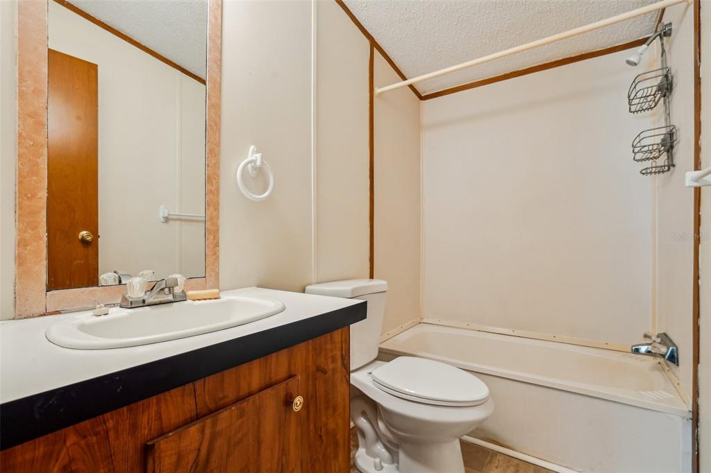 Edgewater, Florida, 32132, United States, 5 Bedrooms Bedrooms, ,4 BathroomsBathrooms,Residential,For Sale,1794815