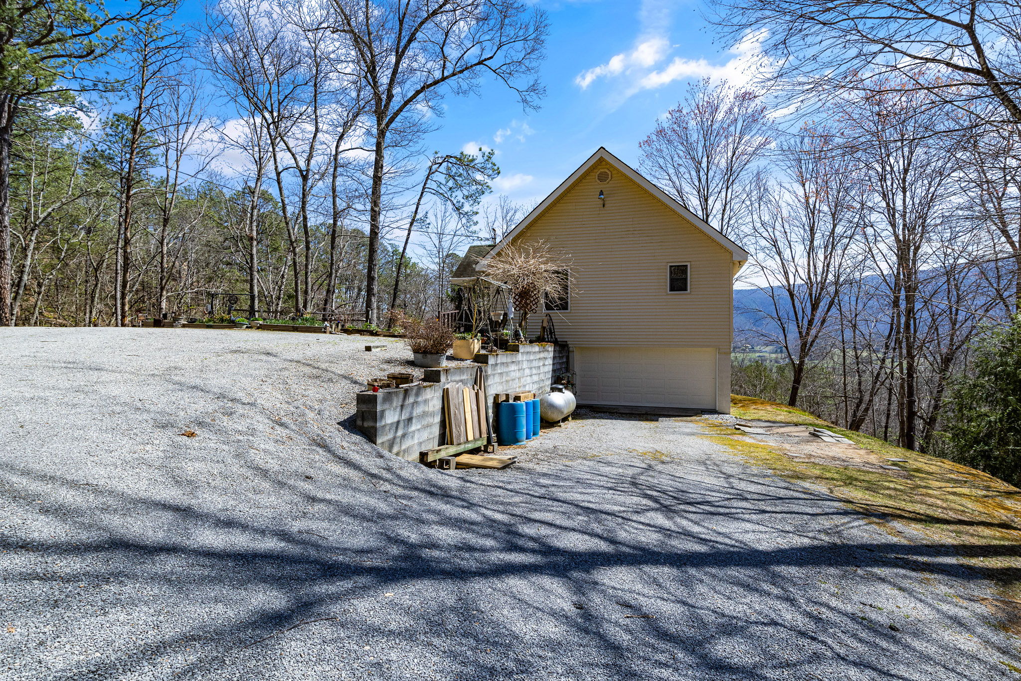 Sevierville, Tennessee, 37862, United States, 2 Bedrooms Bedrooms, ,3 BathroomsBathrooms,Residential,For Sale,1977968