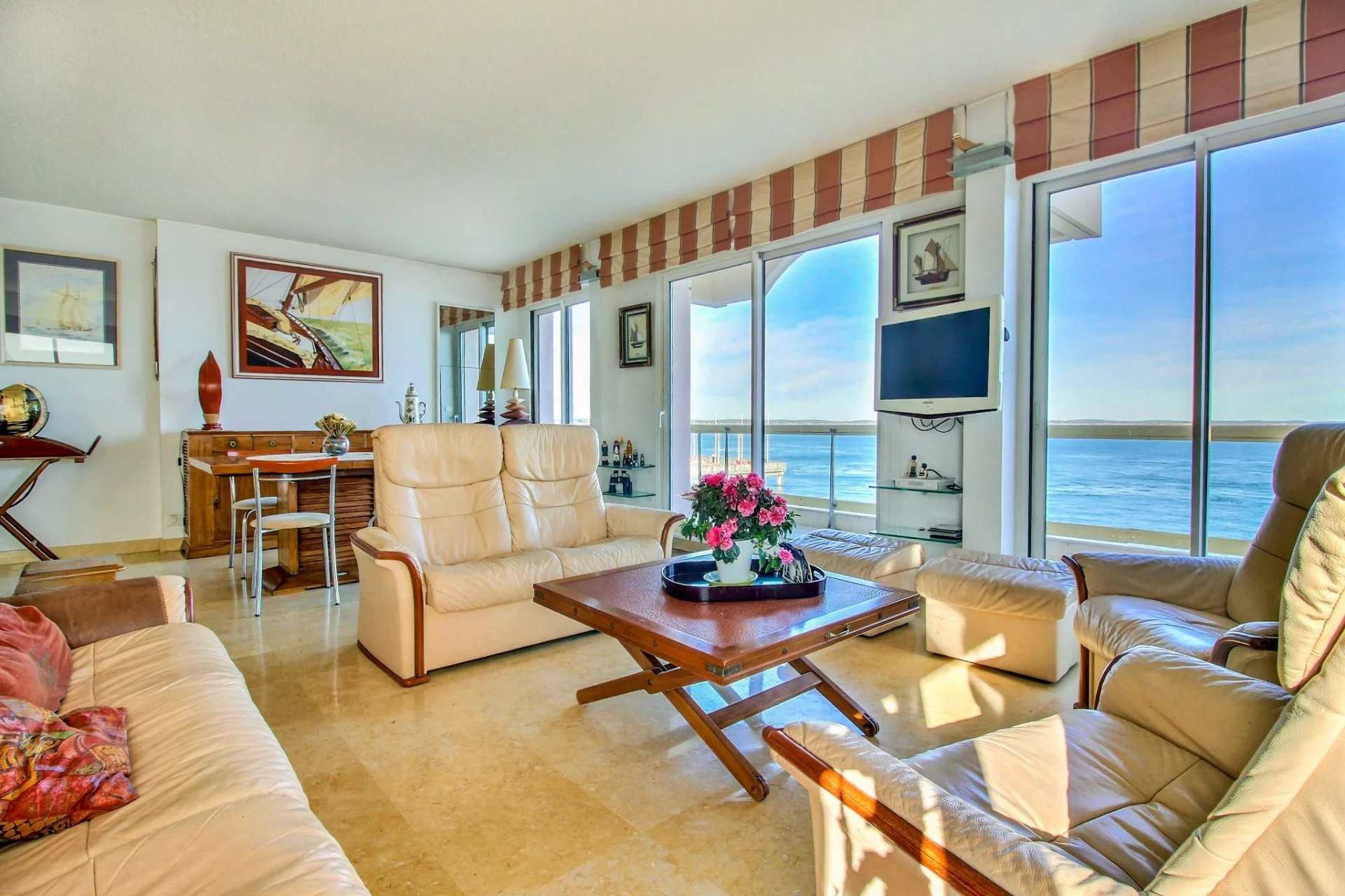 Arcachon, New Aquitaine, 33120, FR, 3 Bedrooms Bedrooms, ,3 BathroomsBathrooms,Residential,For Sale,1996212