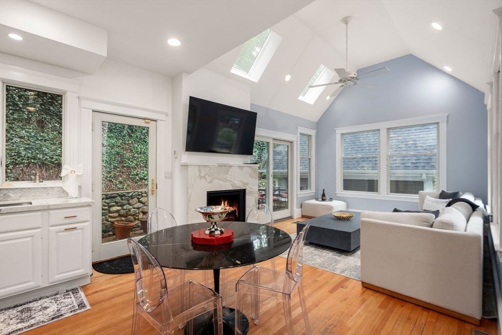 Newton, Massachusetts, 02468, United States, 5 Bedrooms Bedrooms, ,6 BathroomsBathrooms,Residential,For Sale,1805329