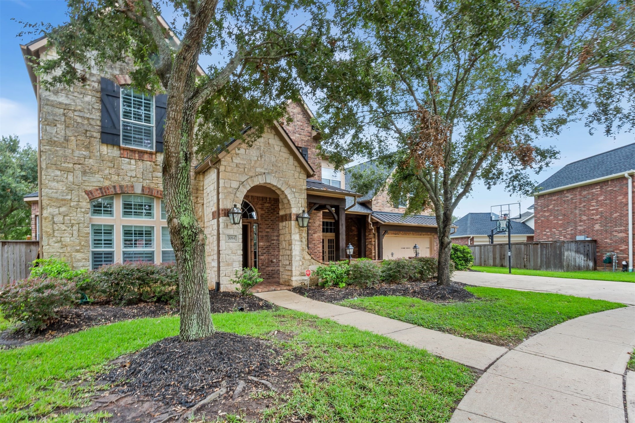 Sugar Land, Texas, 77479, United States, 5 Bedrooms Bedrooms, ,5 BathroomsBathrooms,Residential,For Sale,1837689