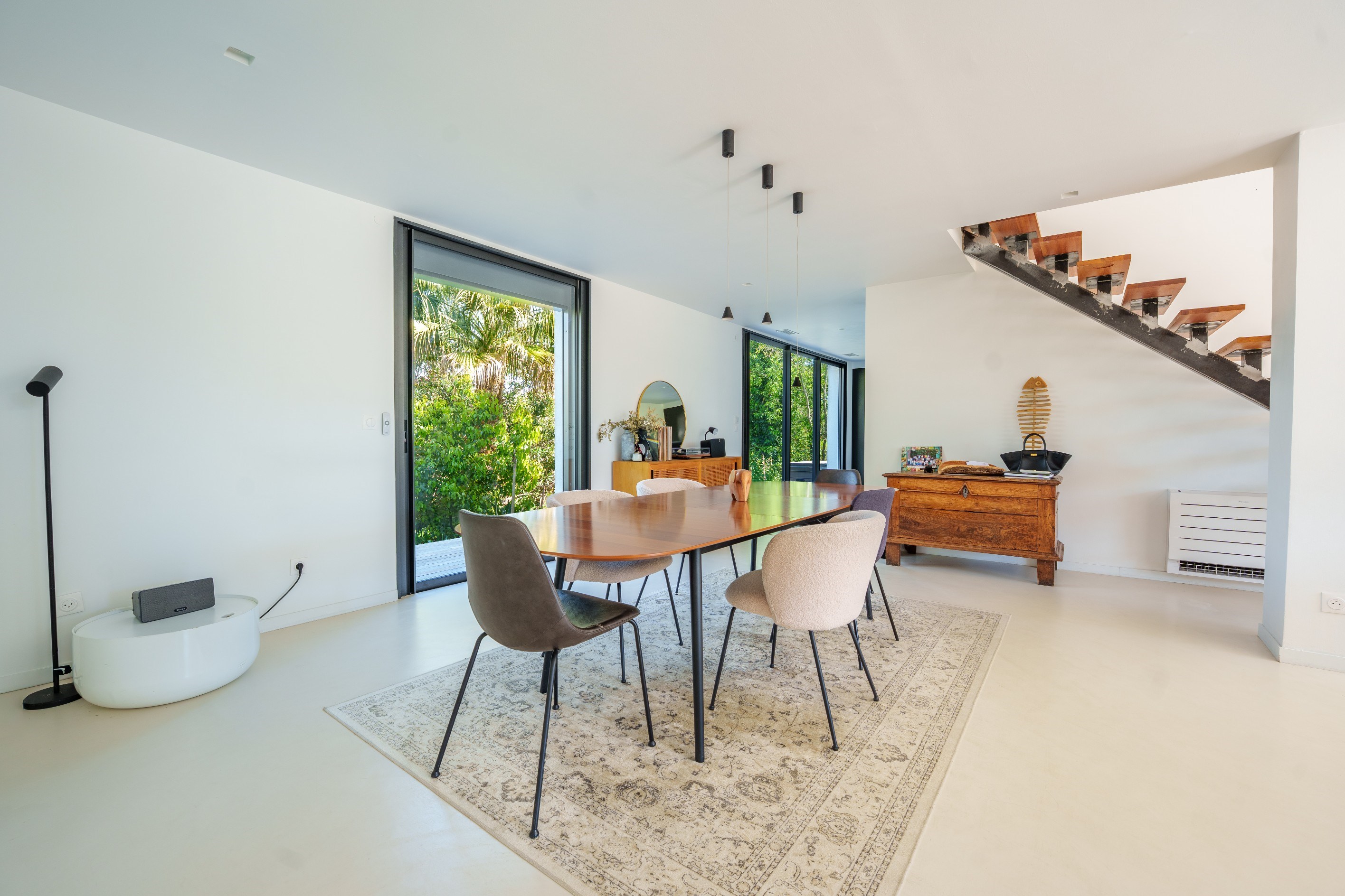  Contemporary villa with landscaped grounds and lagoon-style pool – Lattes - 物件實景