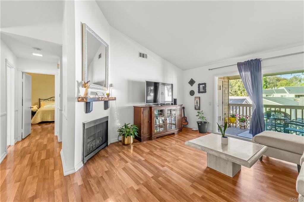 Yorba Linda, California, 92887, United States, 2 Bedrooms Bedrooms, ,2 BathroomsBathrooms,Residential,For Sale,1873205