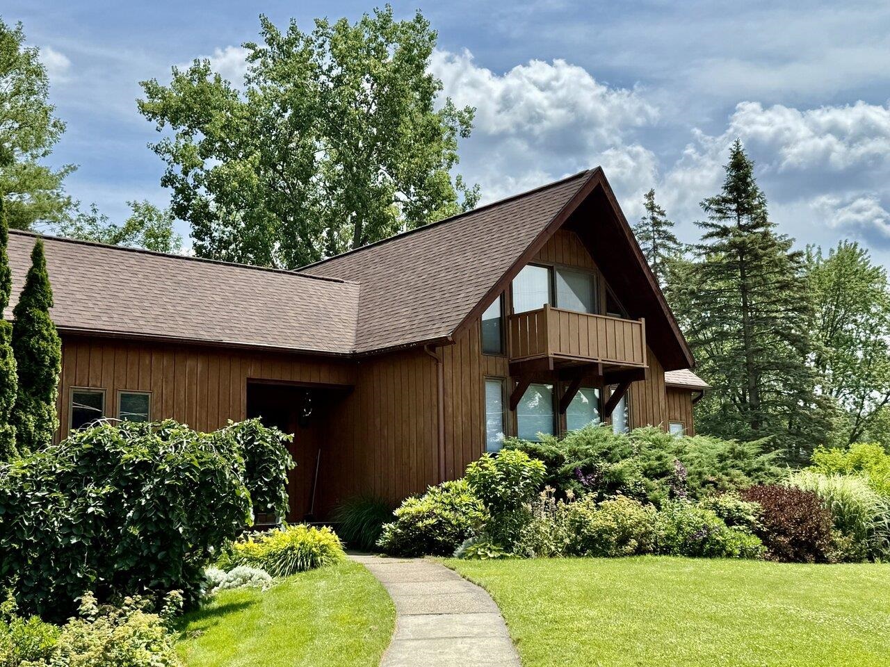 Burlington, Vermont, 05401, United States, 2 Bedrooms Bedrooms, ,3 BathroomsBathrooms,Residential,For Sale,1883018