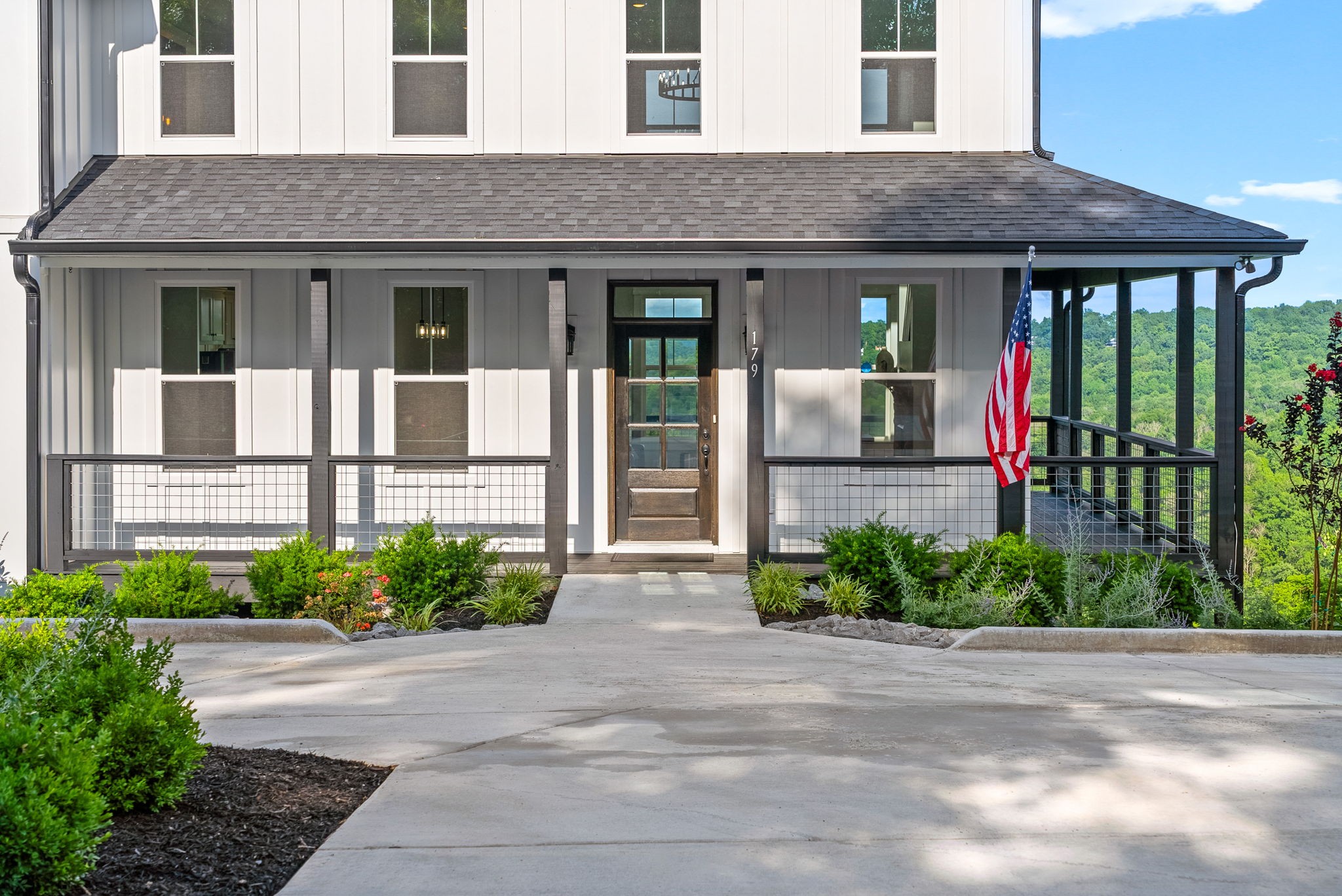 Smithville, Tennessee, 37166, United States, 3 Bedrooms Bedrooms, ,4 BathroomsBathrooms,Residential,For Sale,1935020