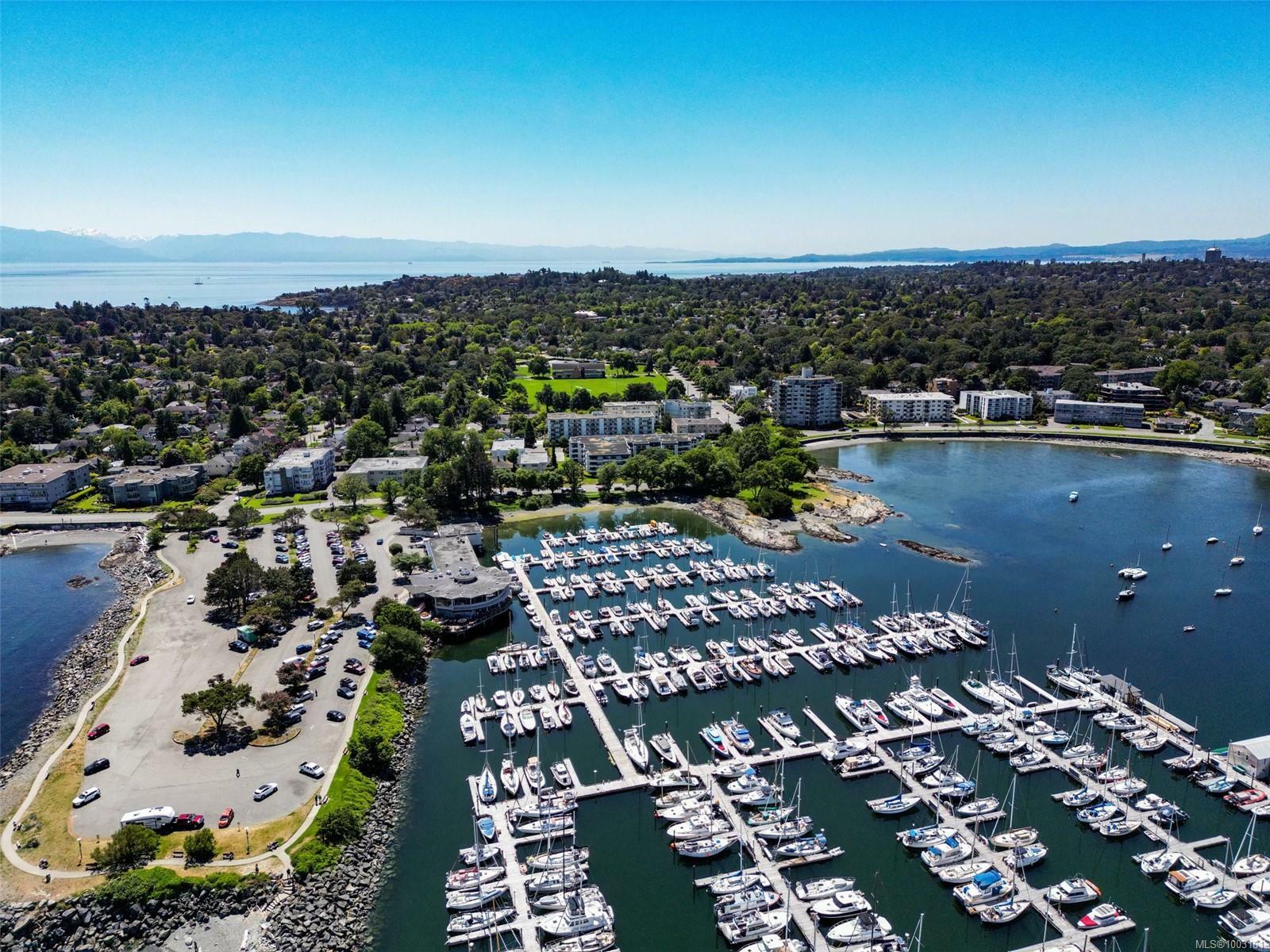OAK BAY, British Columbia, V8S 2N6, CA, 2 Bedrooms Bedrooms, ,Residential,For Sale,1875191