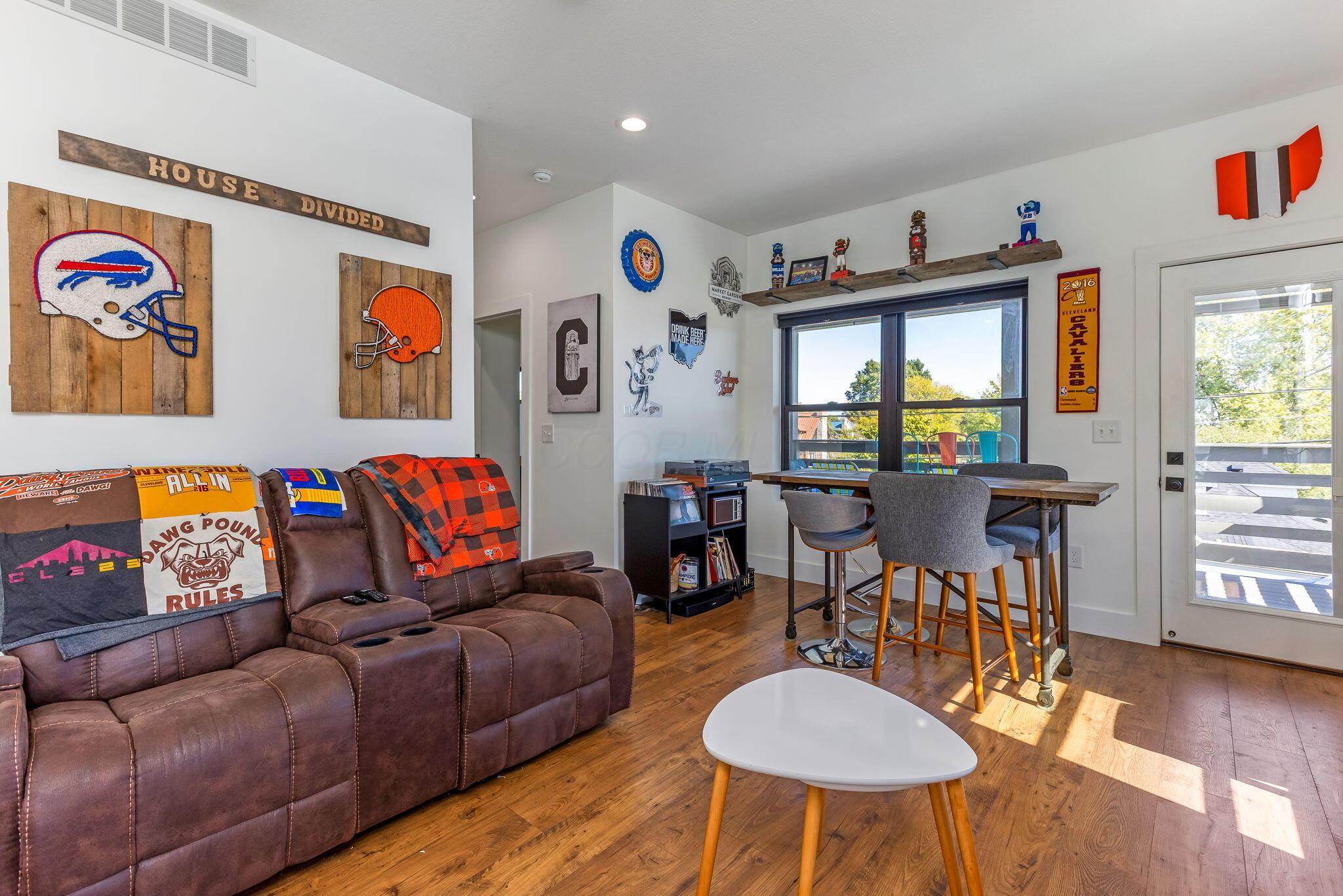 Buckeye Lake, Ohio, 43008, United States, 3 Bedrooms Bedrooms, ,3 BathroomsBathrooms,Residential,For Sale,1975089