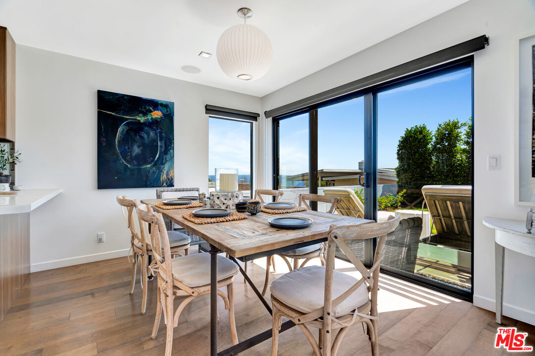 Malibu, California, 90265, United States, 4 Bedrooms Bedrooms, ,3 BathroomsBathrooms,Residential,For Sale,1925740