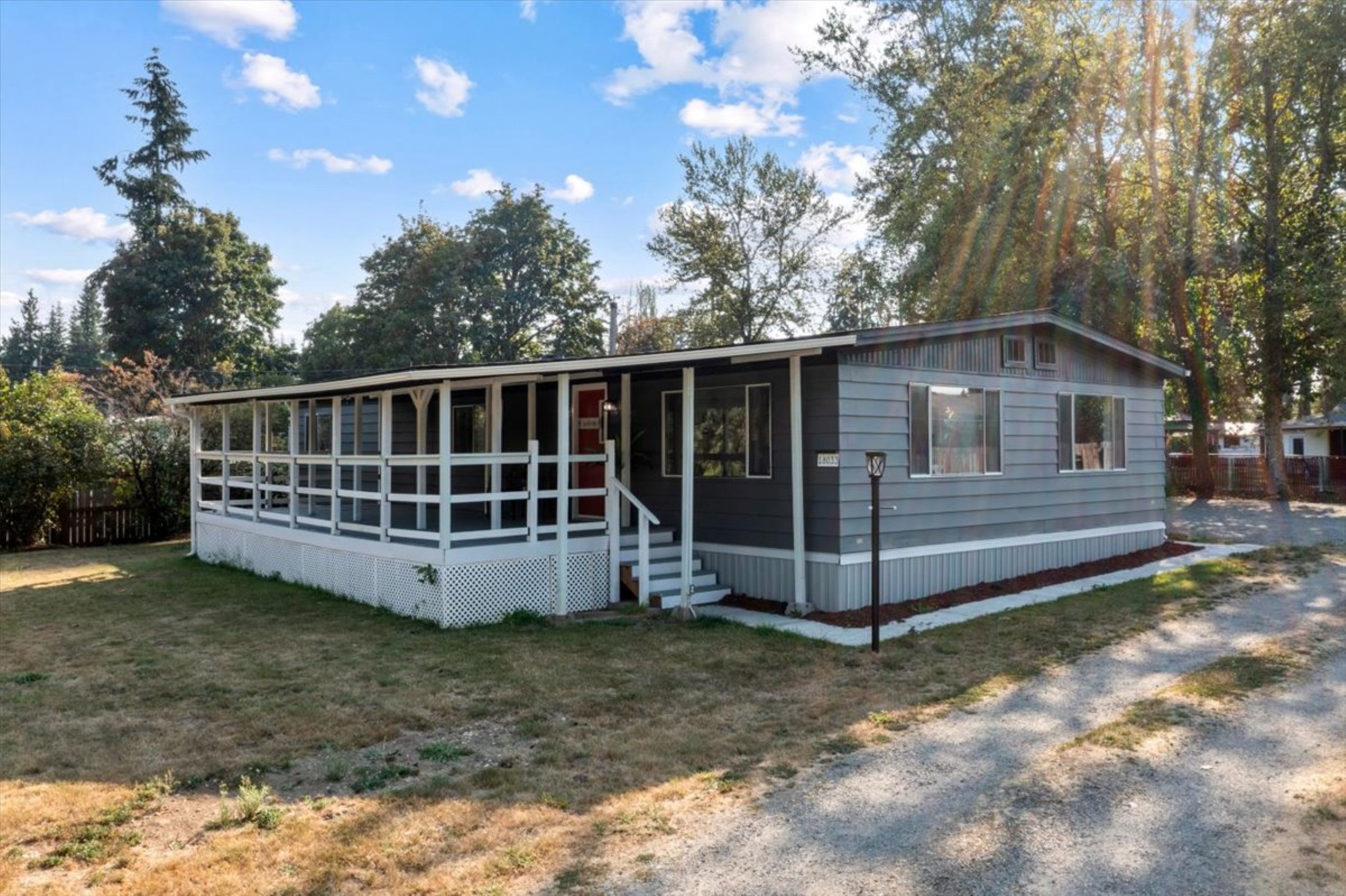  Modern Renton Bungalow - 物件實景