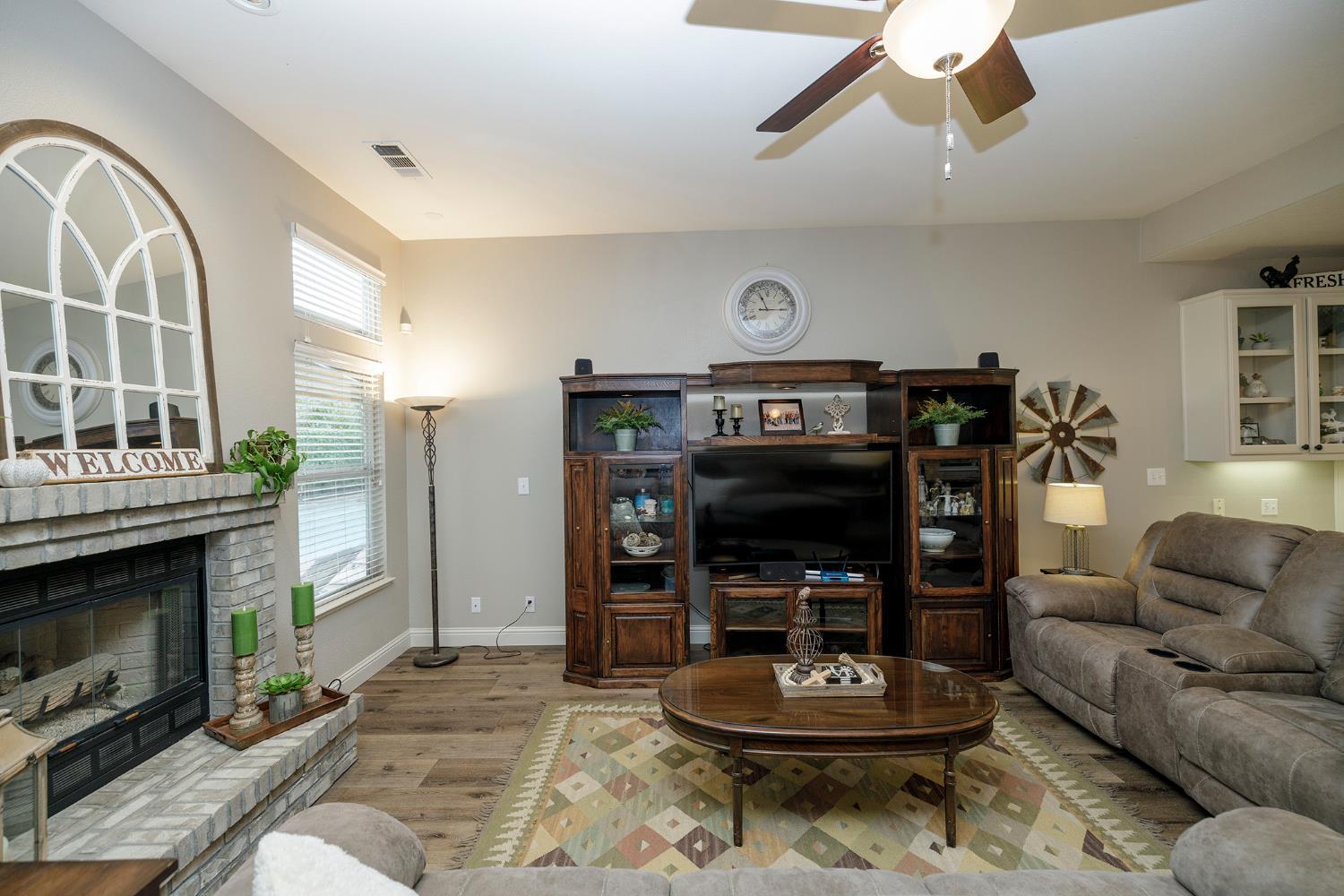 Turlock, California, 95382, United States, 4 Bedrooms Bedrooms, ,2 BathroomsBathrooms,Residential,For Sale,1987416