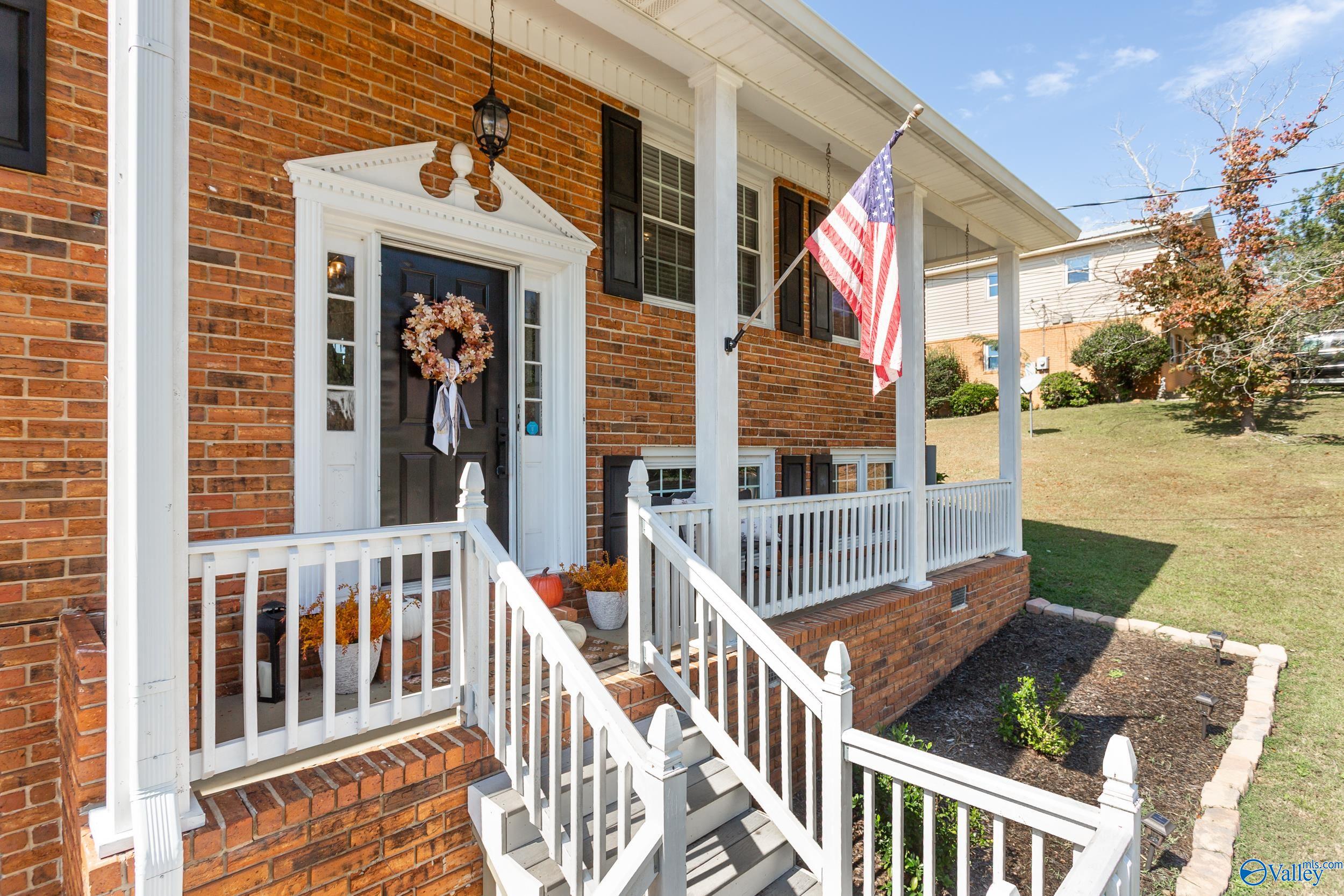 10th Ave, Jacksonville, AL 36265