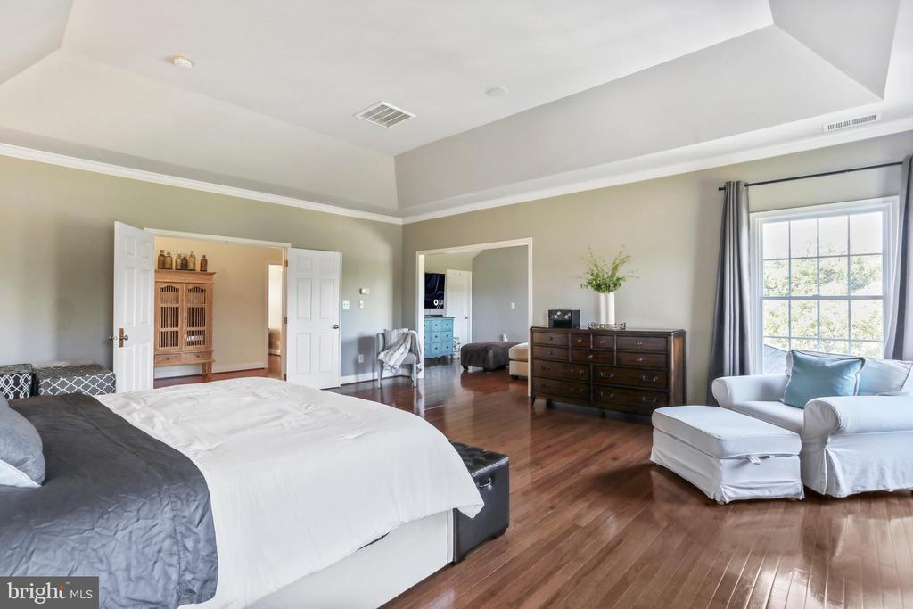 Waterford, Virginia, 20197, United States, 4 Bedrooms Bedrooms, ,5 BathroomsBathrooms,Residential,For Sale,1941290