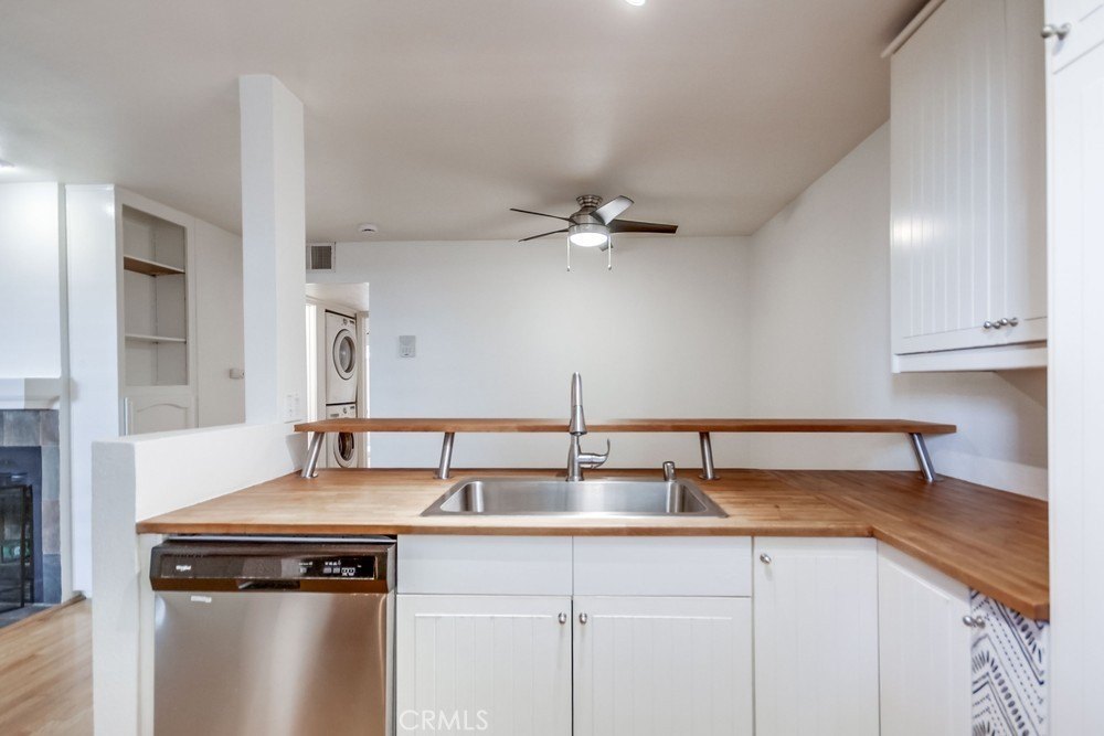 San Diego, California, 92104, United States, 2 Bedrooms Bedrooms, ,1 BathroomBathrooms,Residential,For Sale,1970818