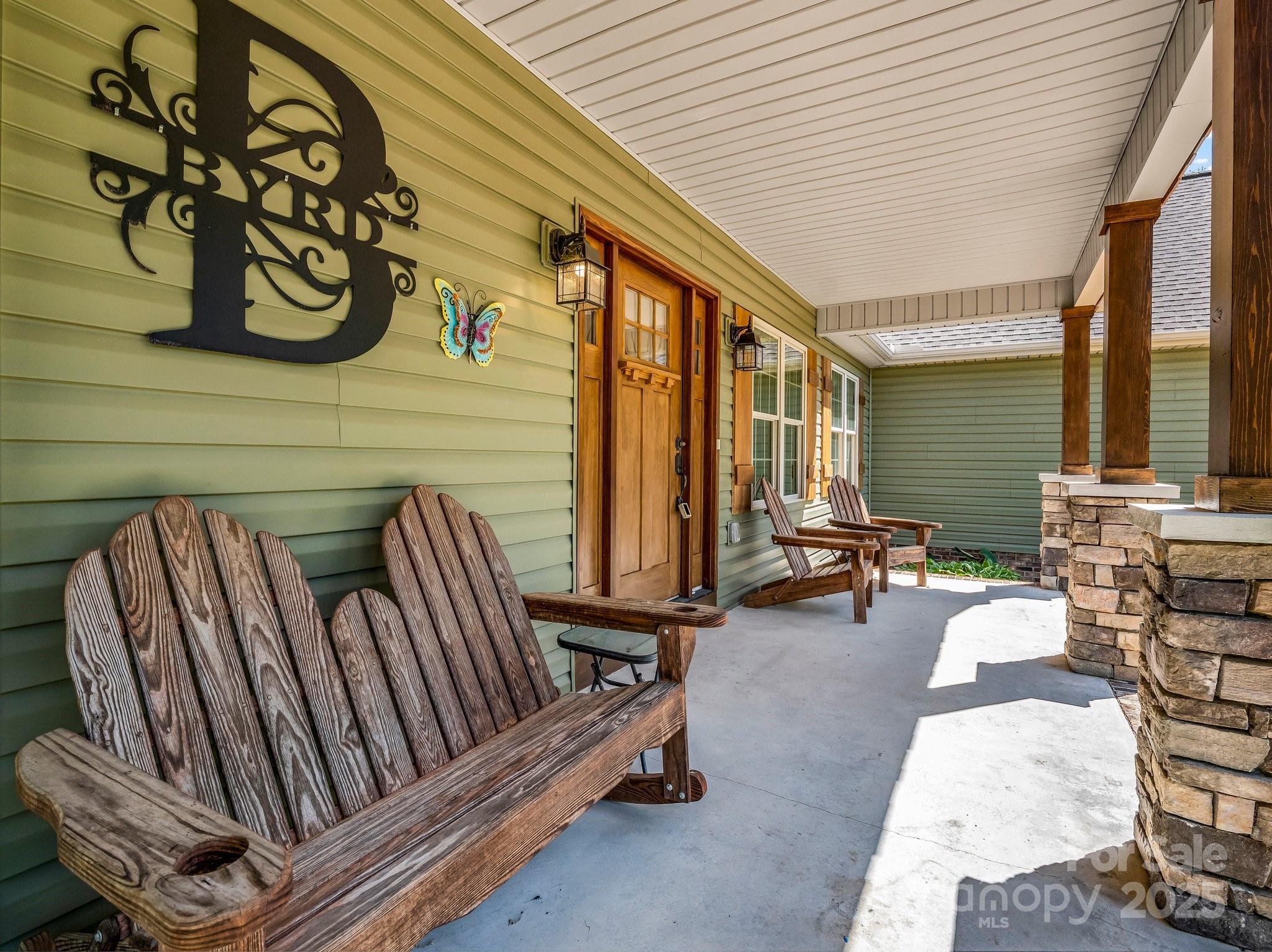 Lincolnton, North Carolina, 28092, United States, 3 Bedrooms Bedrooms, ,3 BathroomsBathrooms,Residential,For Sale,2005989