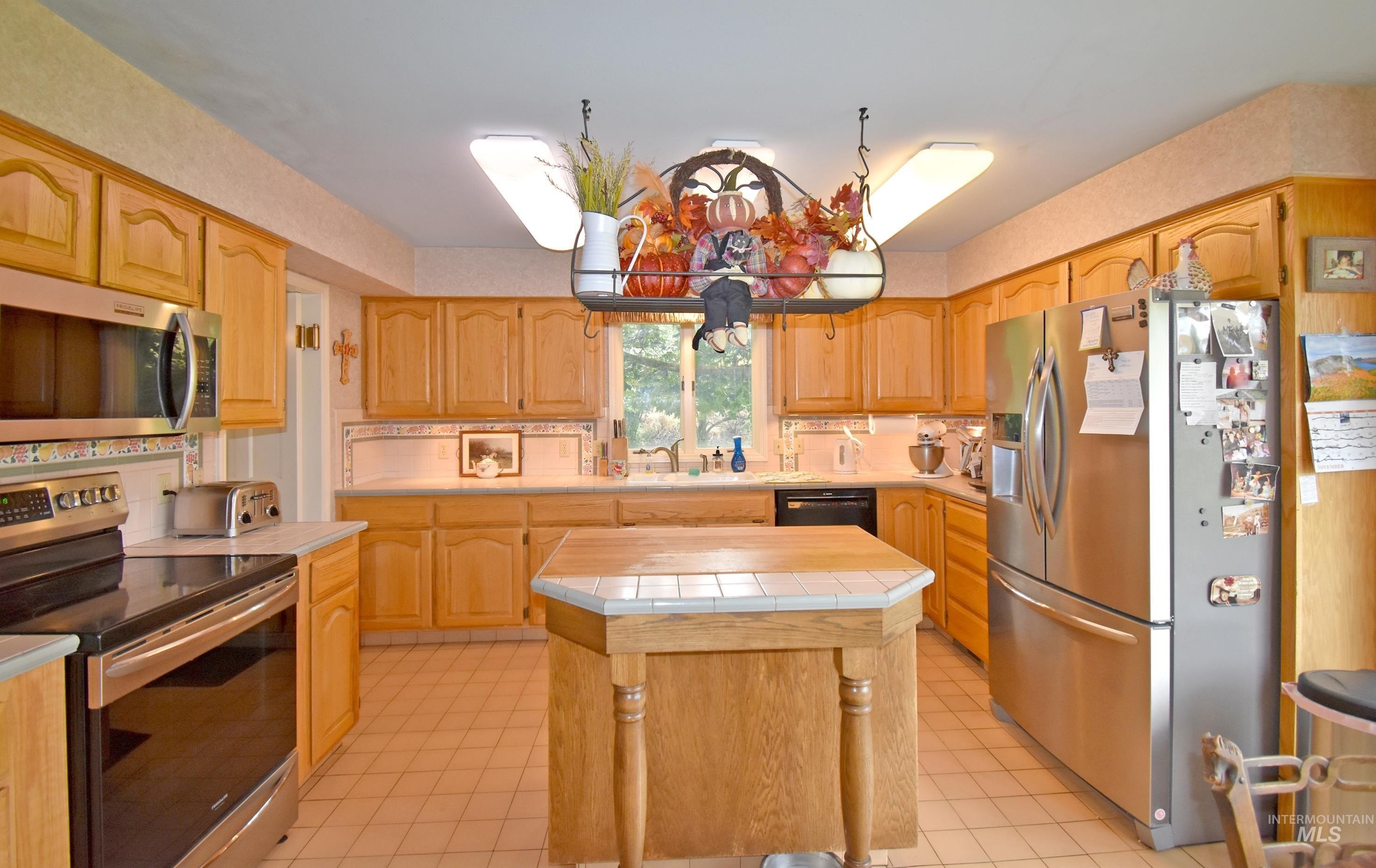 Clarkston, Washington, 99403, United States, 3 Bedrooms Bedrooms, ,3 BathroomsBathrooms,Residential,For Sale,1981338