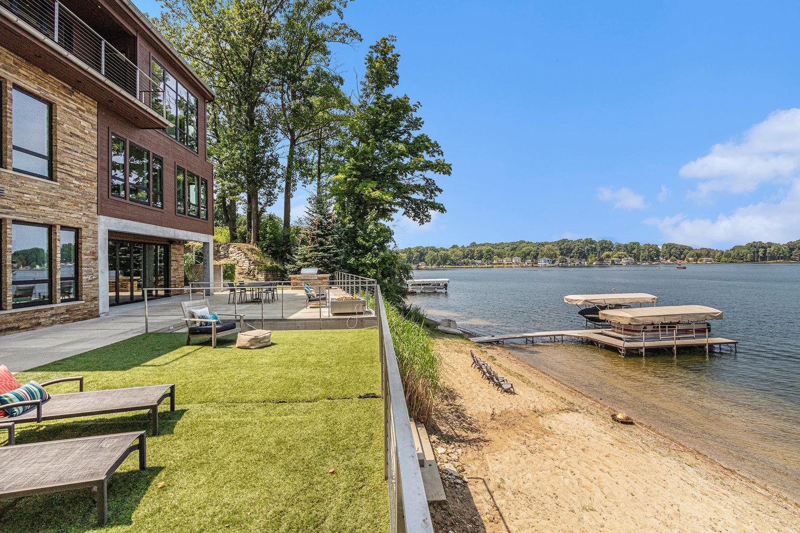 Dowagiac, Michigan, 49047, United States, 4 Bedrooms Bedrooms, ,5 BathroomsBathrooms,Residential,For Sale,1974252